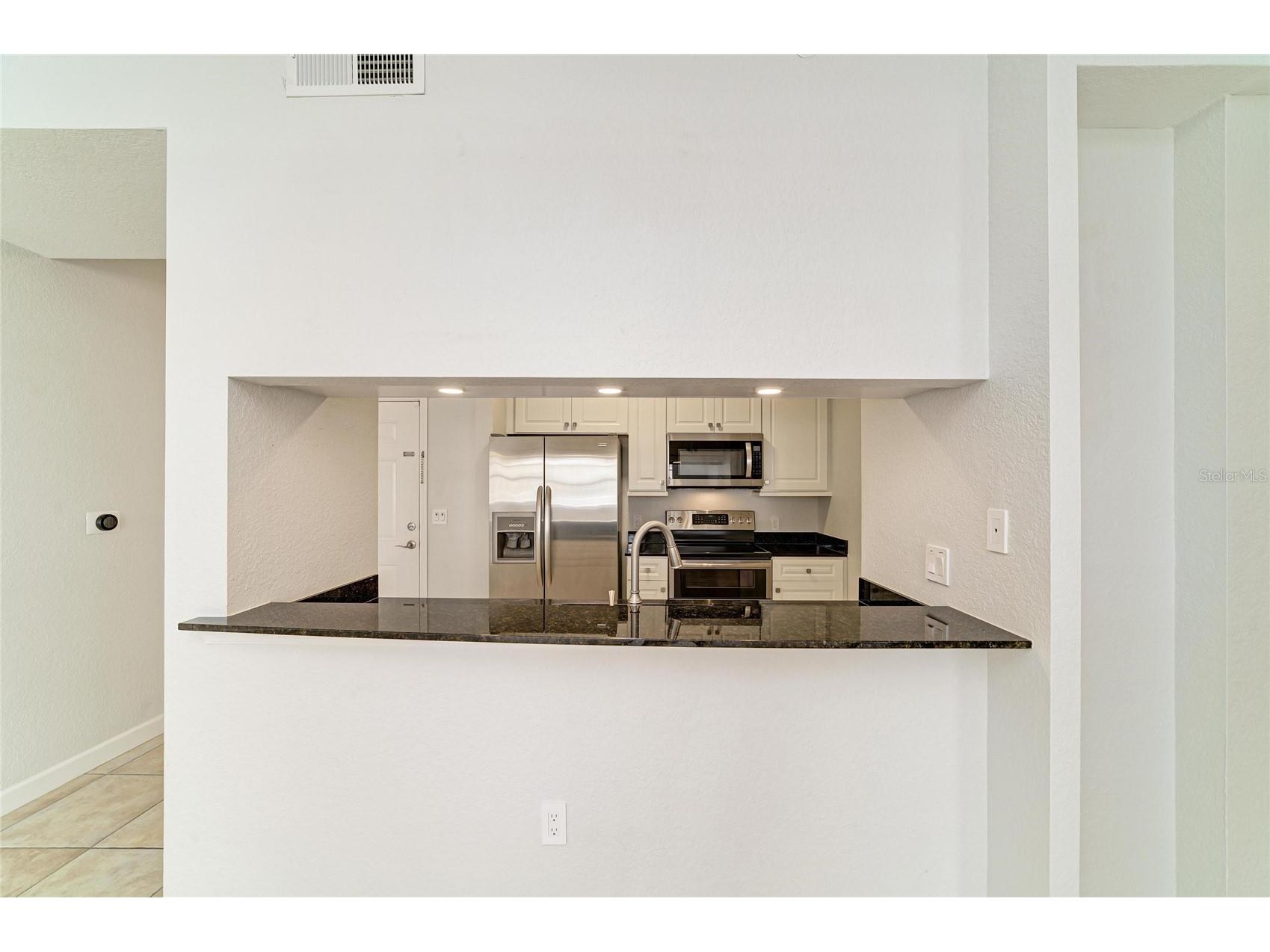 1064 N Tamiami Trail #1304 Sarasota FL 34236 A4691717 image8