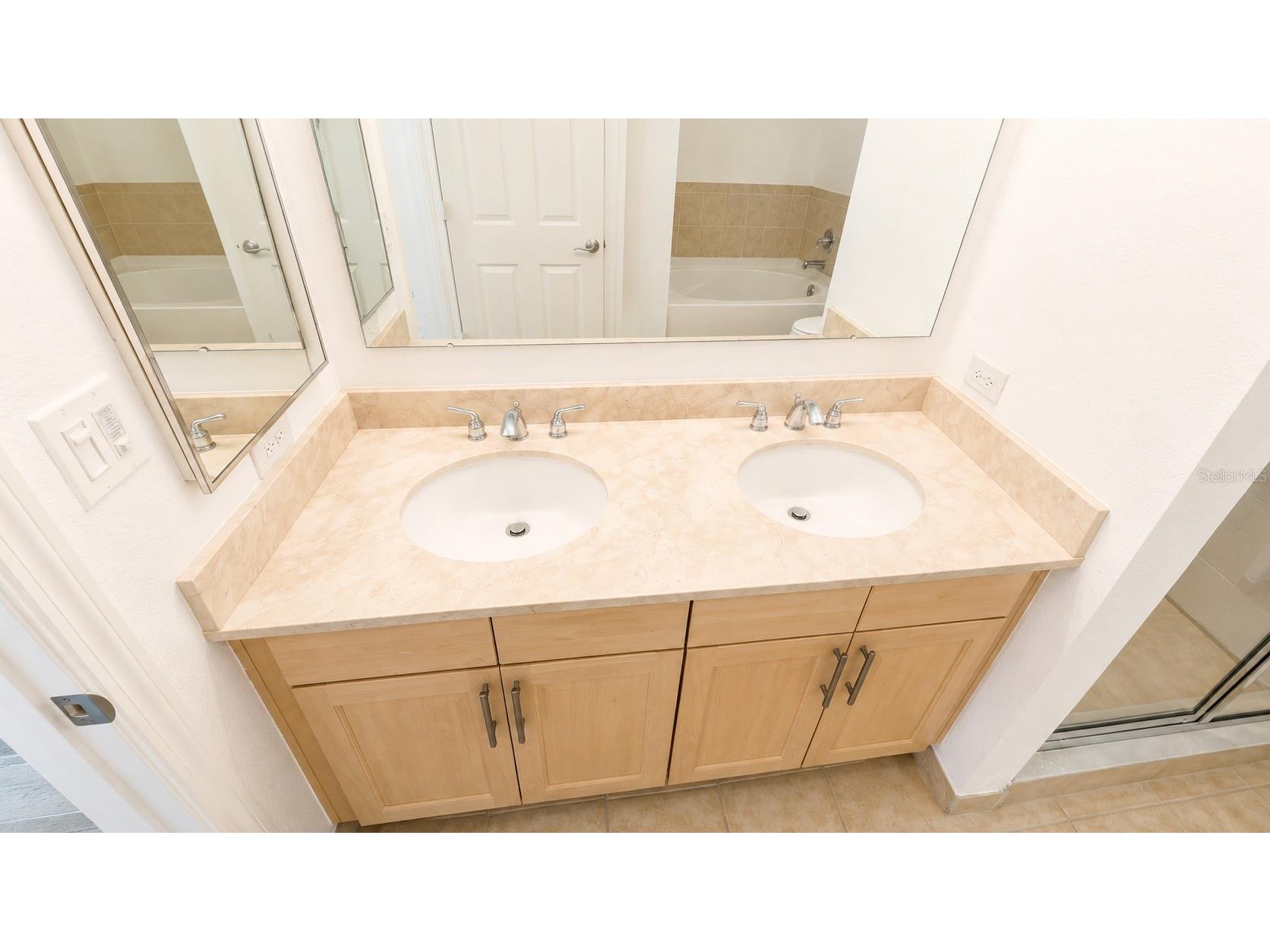 1064 N Tamiami Trail #1325 Sarasota FL 34236 A4686833 image16