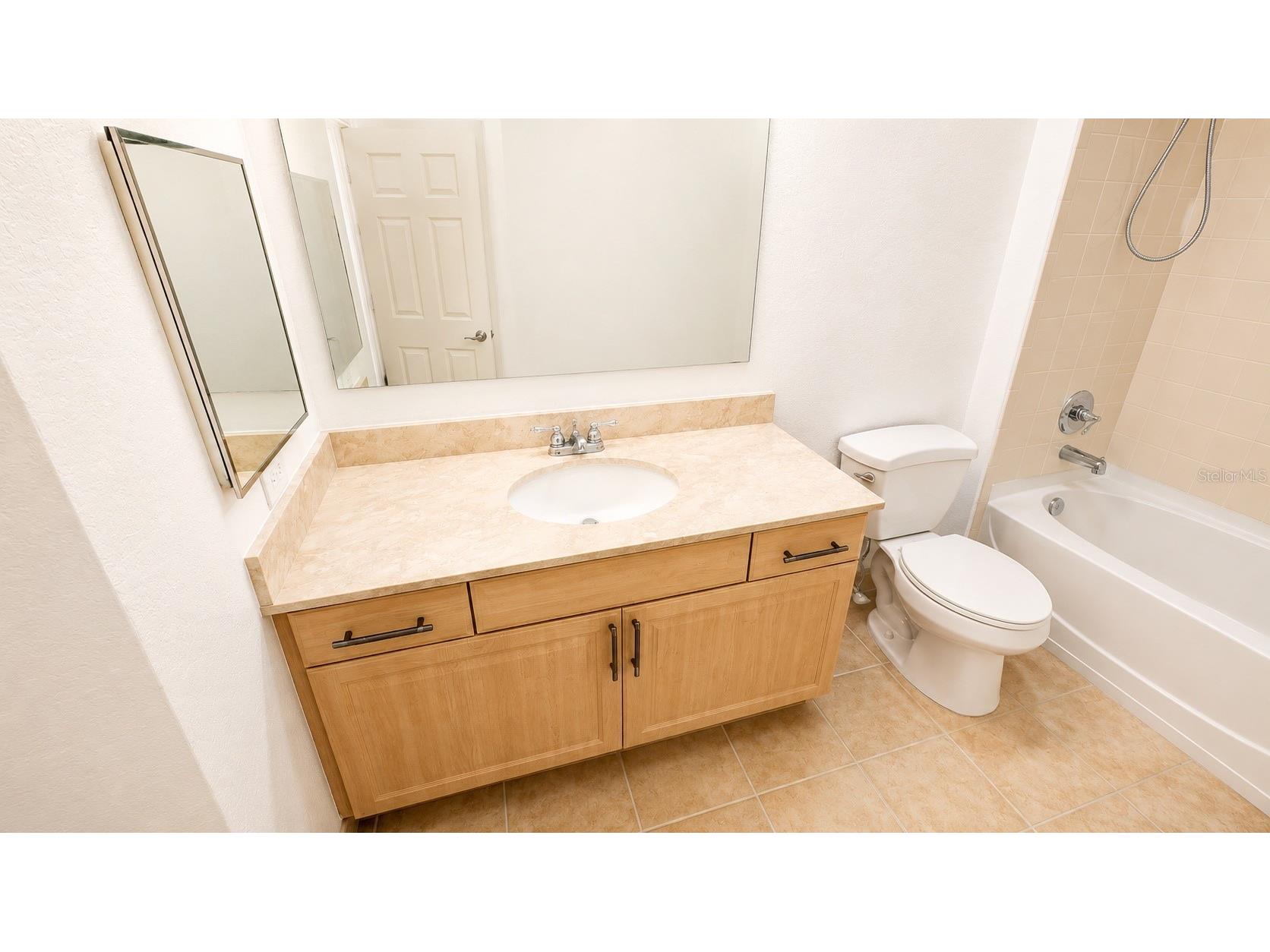 1064 N Tamiami Trail #1325 Sarasota FL 34236 A4686833 image23