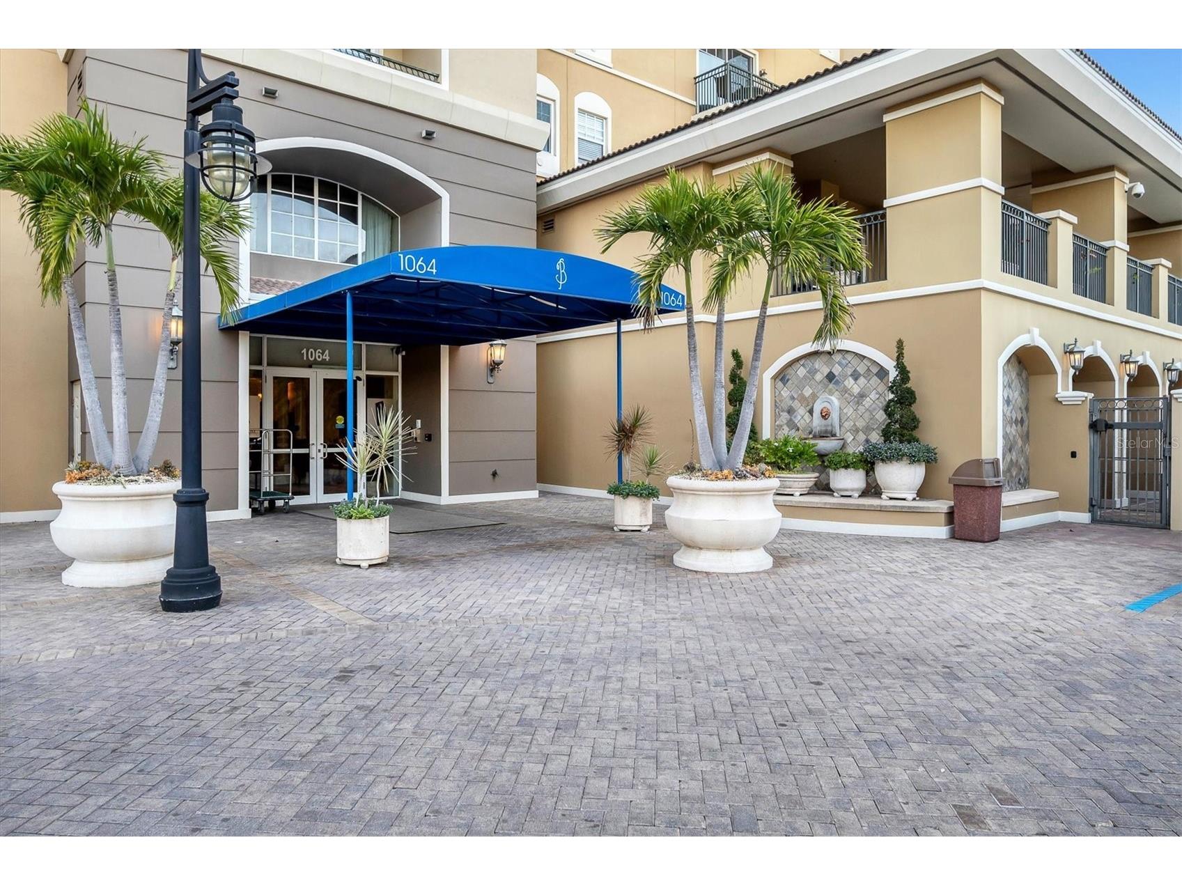 1064 N Tamiami Trail #1527 Sarasota FL 34236 A4693829 image3