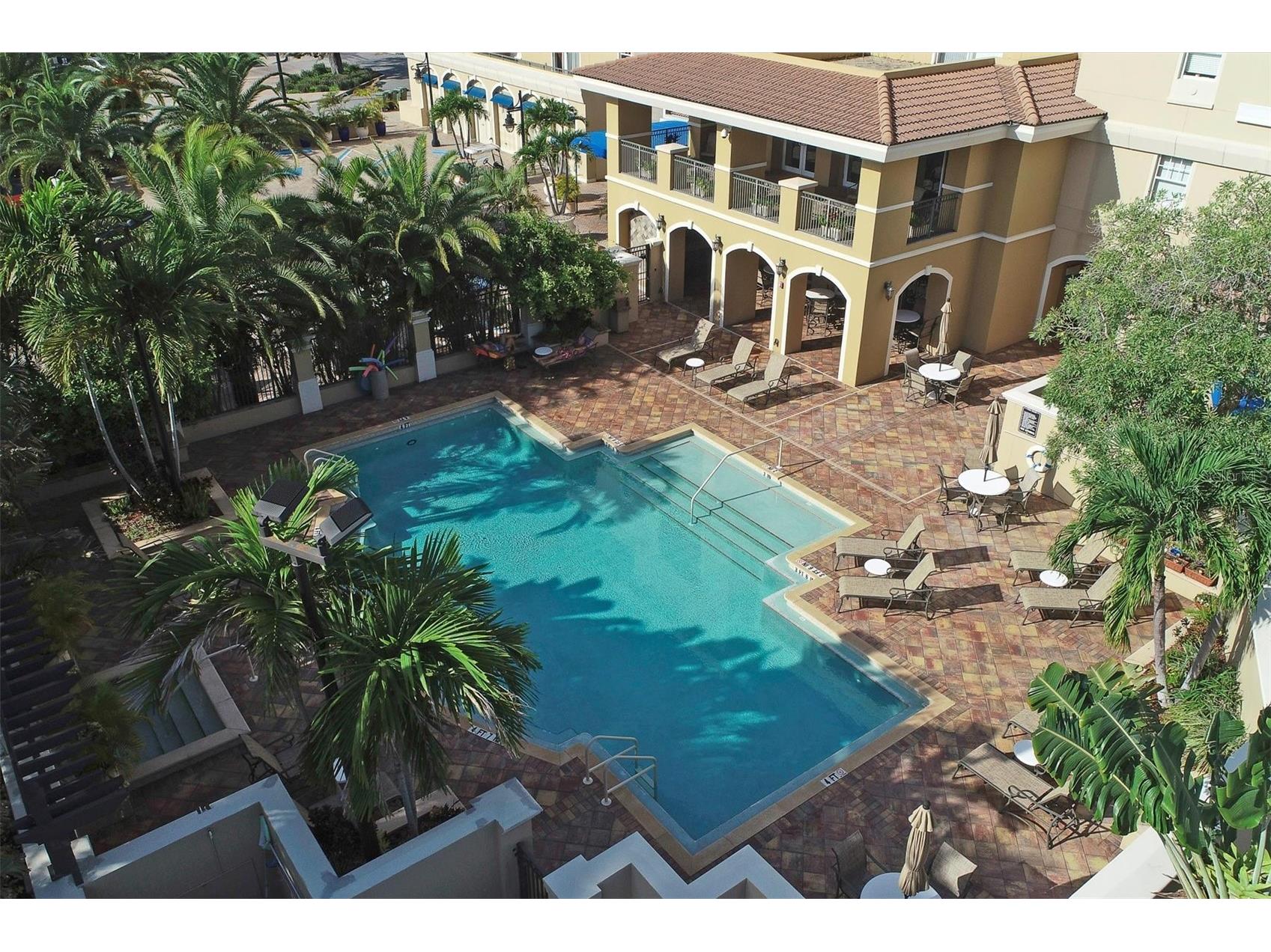 1064 N Tamiami Trail #1527 Sarasota FL 34236 A4693829 image31