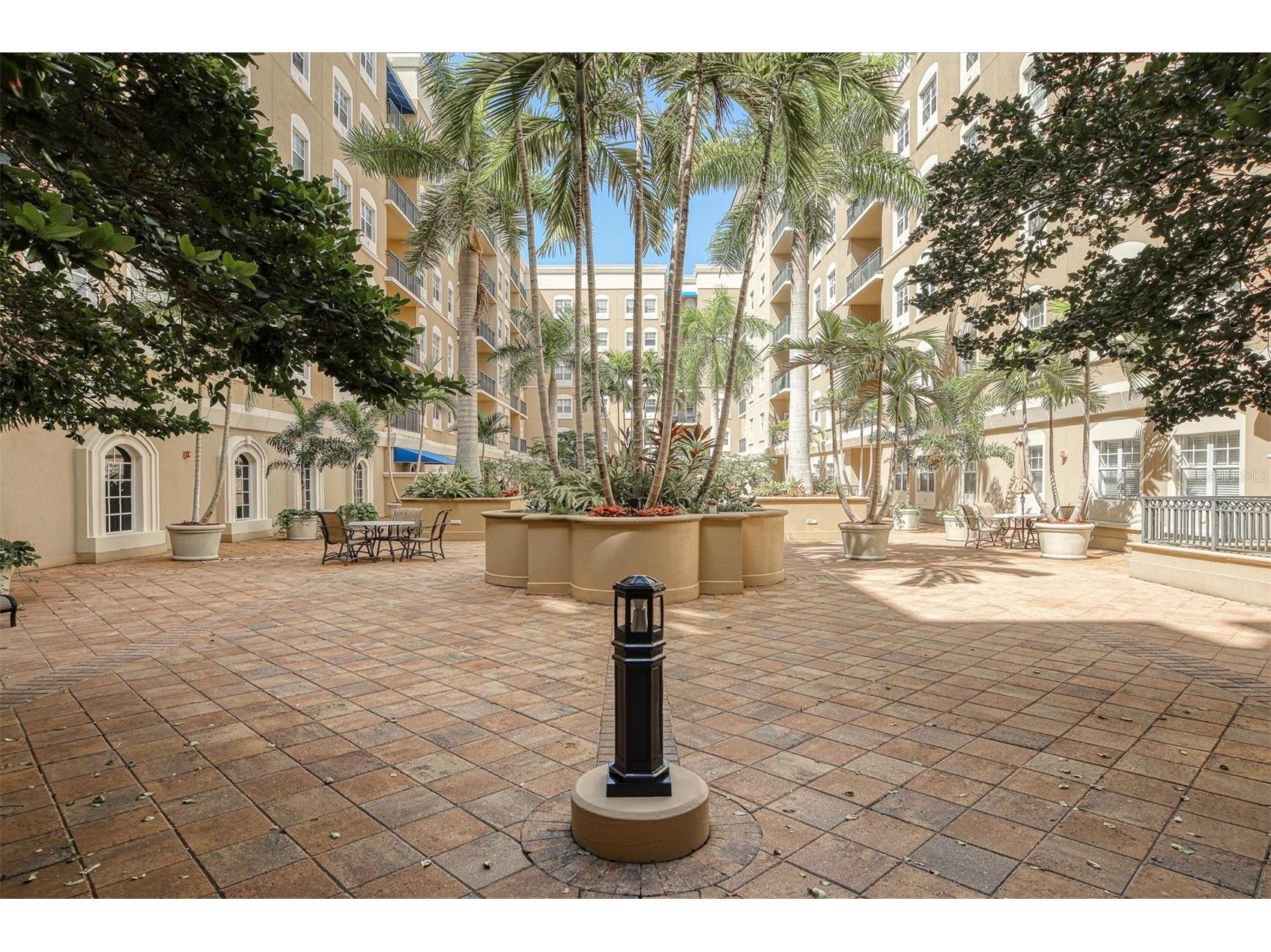 1064 N Tamiami Trail #1527 Sarasota FL 34236 A4693829 image5