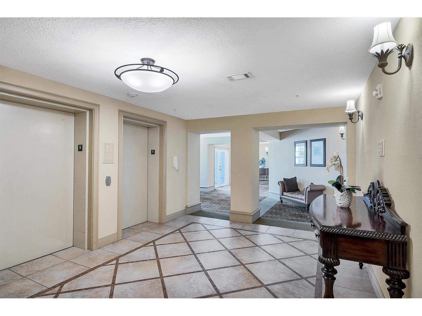 1064 N Tamiami Trail #1527 Sarasota FL 34236 A4693829 image7