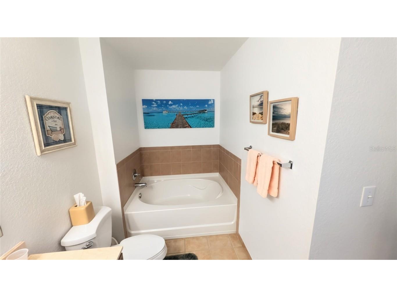 1064 N Tamiami Trail #1606 Sarasota FL 34236 A4675951 image11