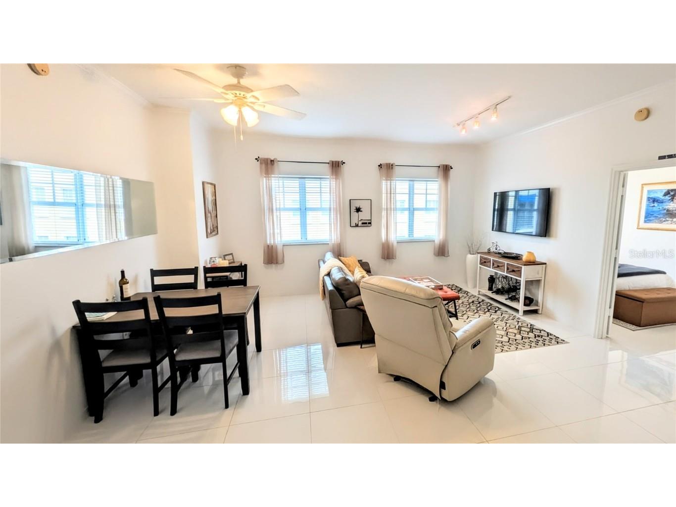 1064 N Tamiami Trail #1606 Sarasota FL 34236 A4675951 image2