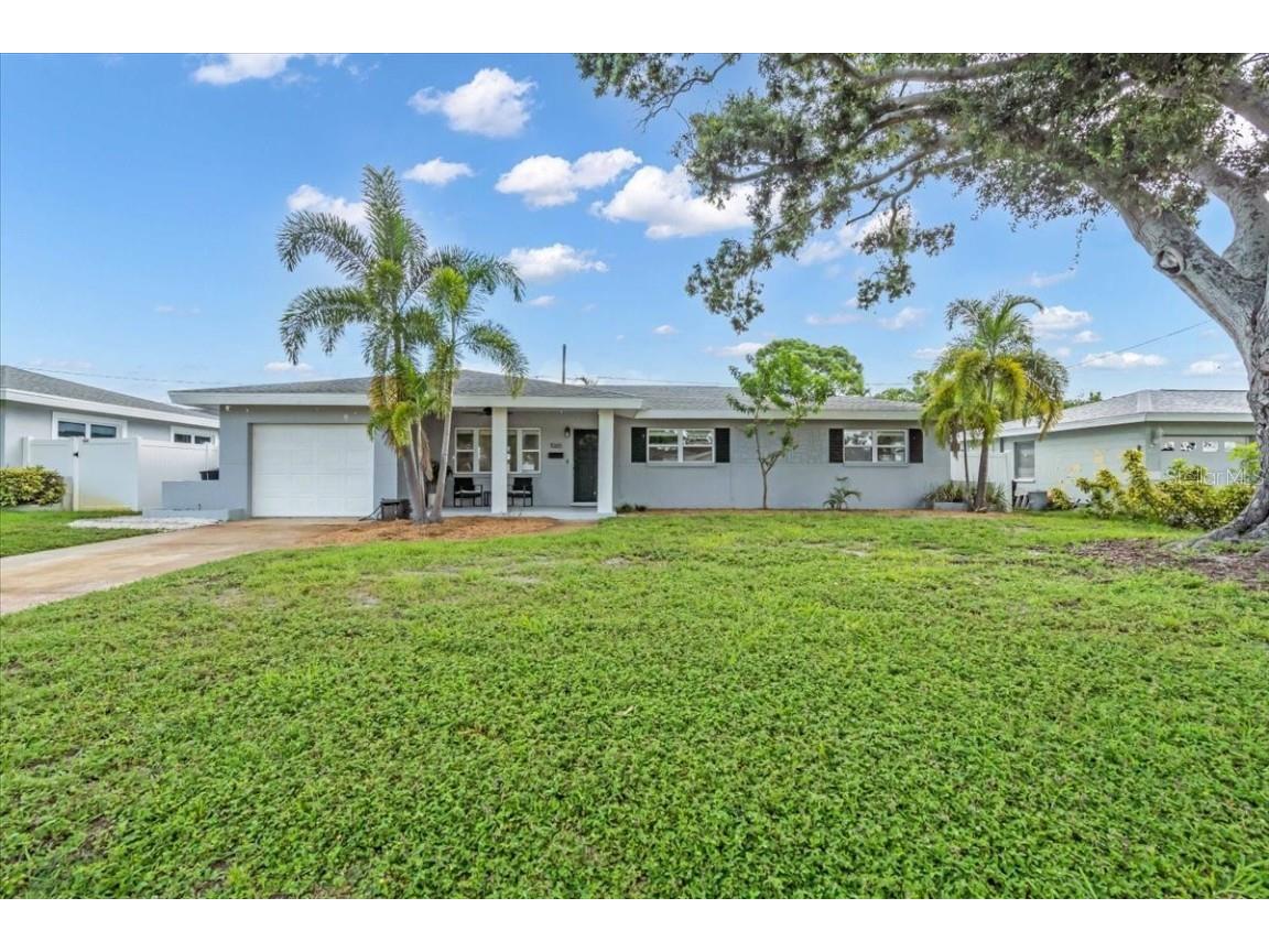 1065 64th Avenue S Saint Petersburg FL 33705 A4659332 image1