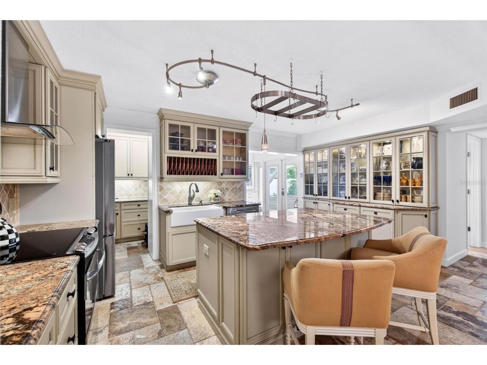 1065 Eden Isle Boulevard NE #2 Saint Petersburg FL 33704 TB8513228 image6