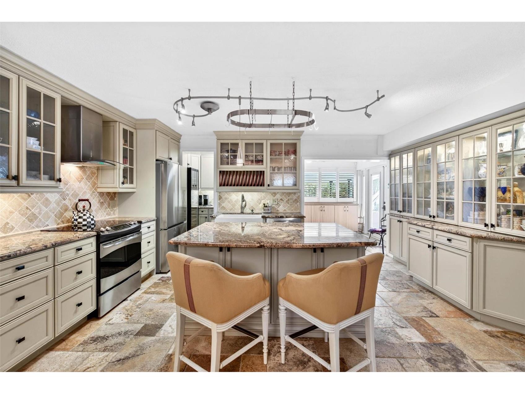 1065 Eden Isle Boulevard NE #2 Saint Petersburg FL 33704 TB8513228 image7