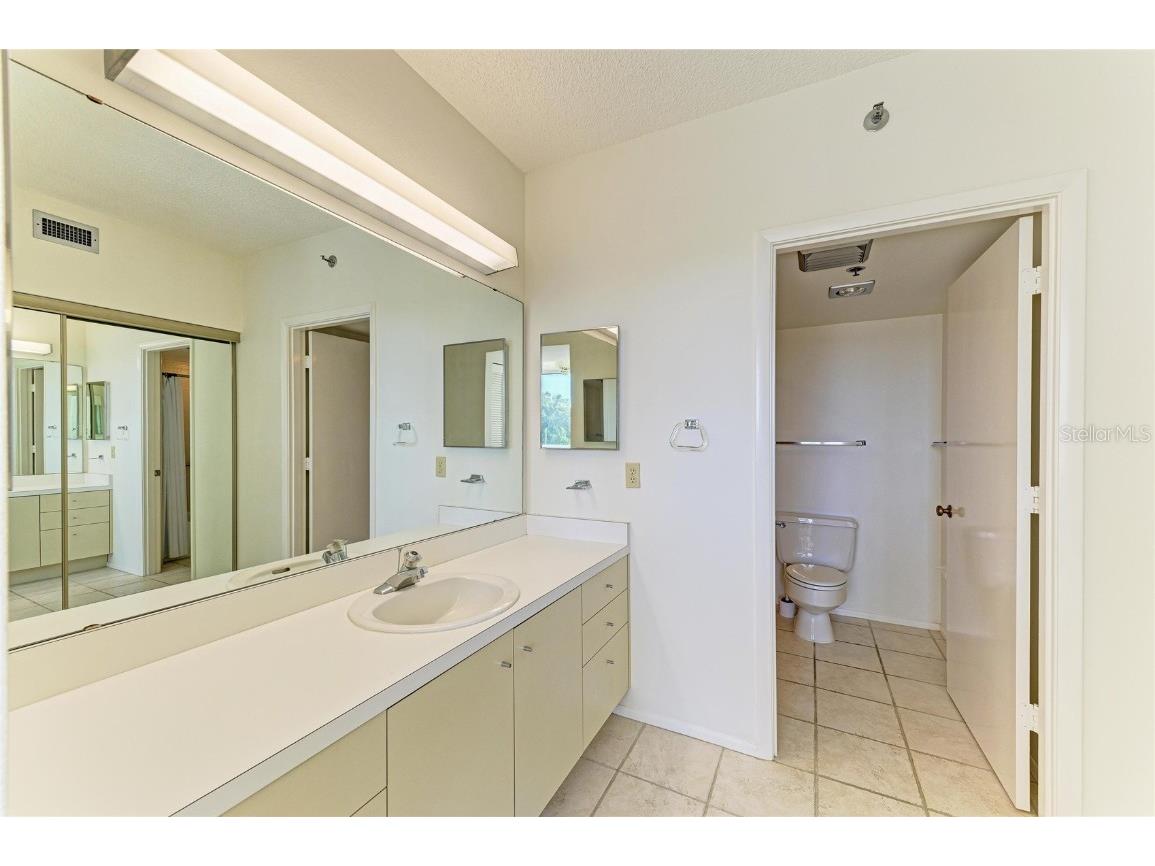 1065 Gulf Of Mexico Drive #201 Longboat Key FL 34228 - GULF OF MEXICO A4669086 image26