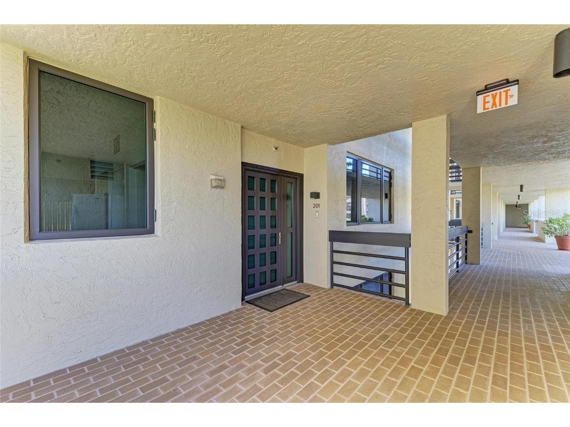 1065 Gulf Of Mexico Drive #201 Longboat Key FL 34228 - GULF OF MEXICO A4669086 image4