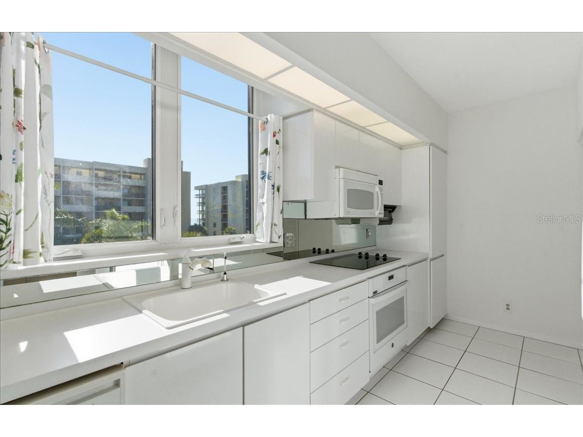 1065 Gulf Of Mexico Drive #305 Longboat Key FL 34228 A4681609 image17