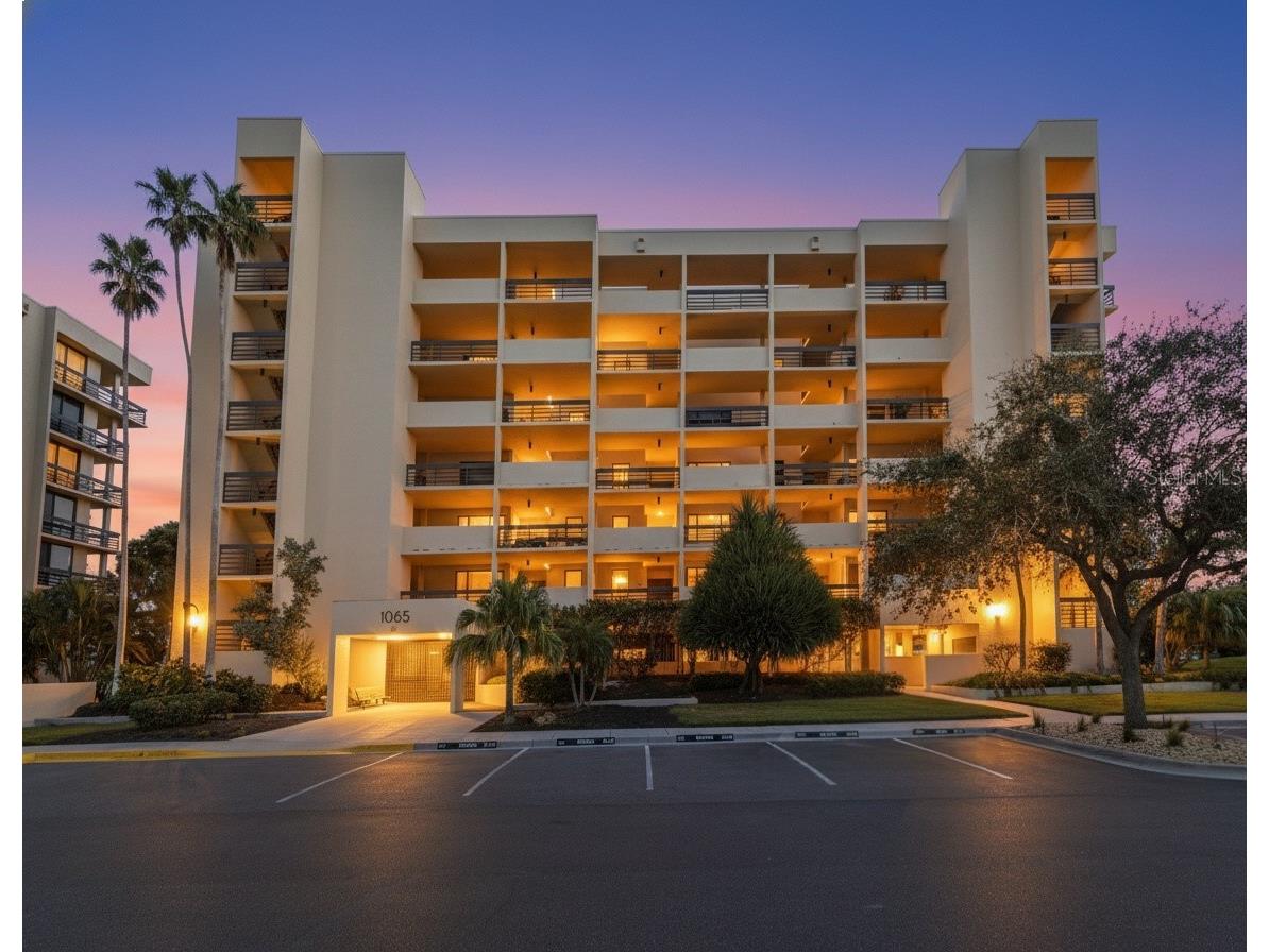 1065 Gulf Of Mexico Drive #305 Longboat Key FL 34228 A4681609 image2