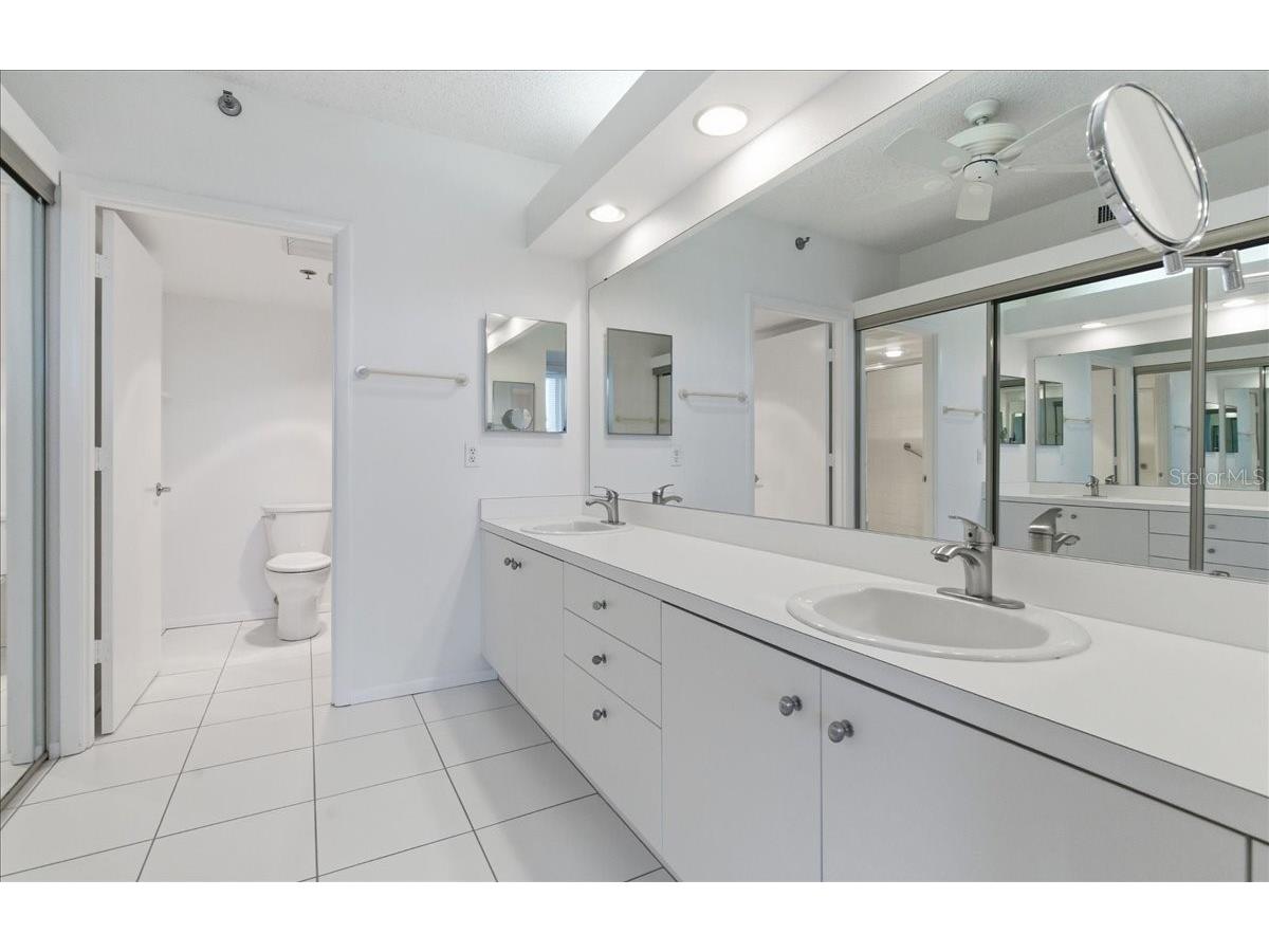 1065 Gulf Of Mexico Drive #305 Longboat Key FL 34228 A4681609 image24
