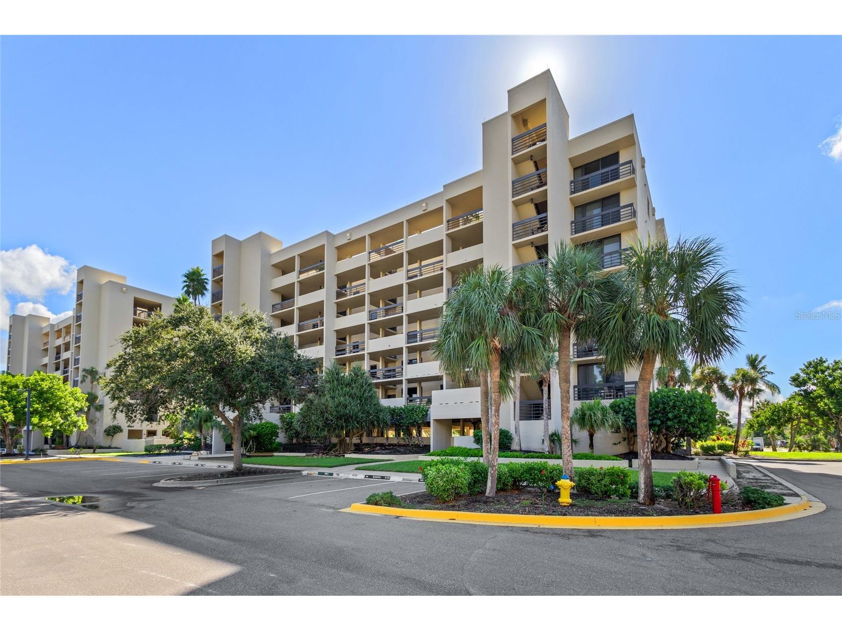 1065 Gulf Of Mexico Drive #402 Longboat Key FL 34228 - GULF AND SARASOTA BAY A4666641 image2