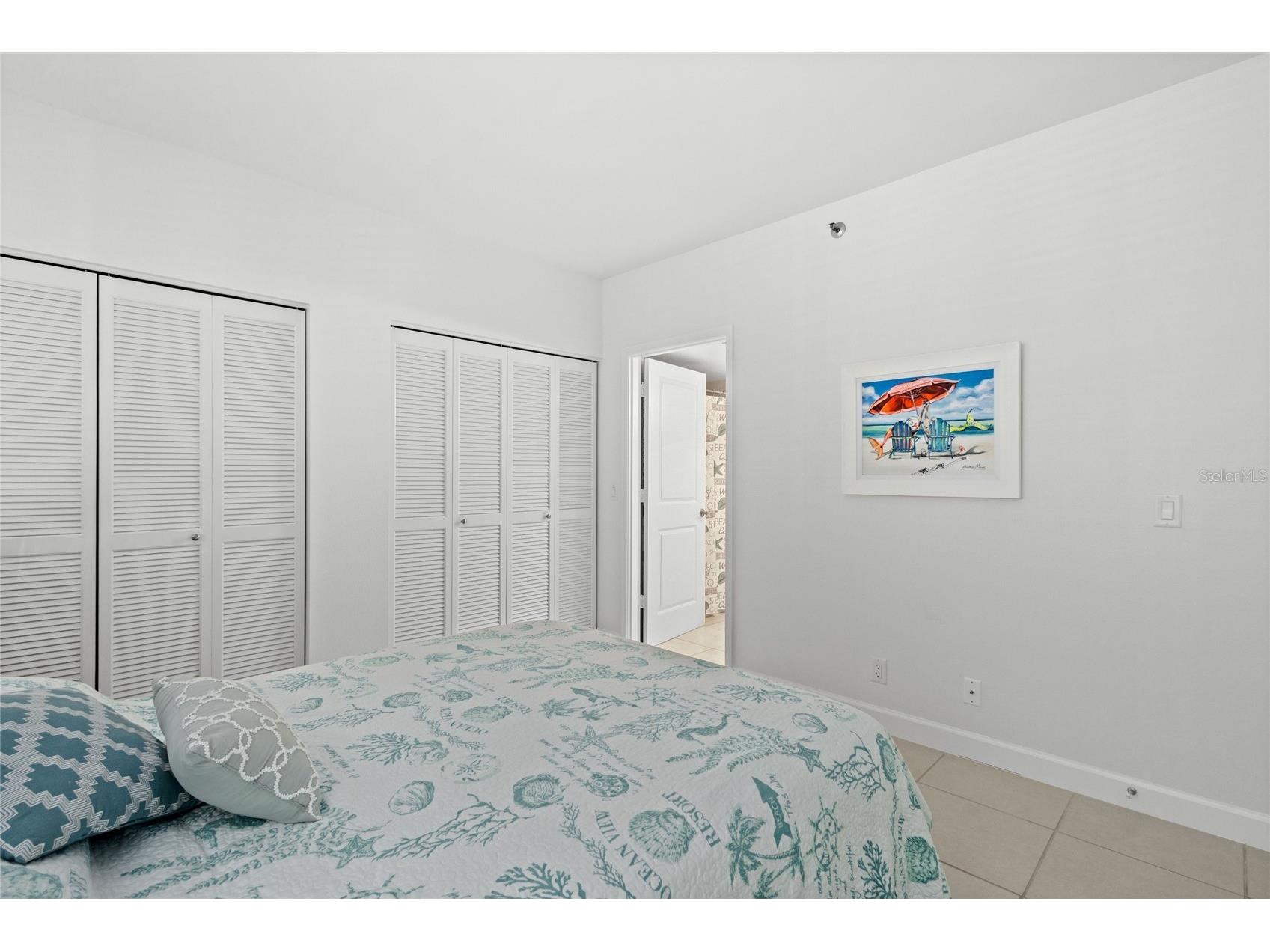 1065 Gulf Of Mexico Drive #402 Longboat Key FL 34228 - GULF AND SARASOTA BAY A4666641 image23