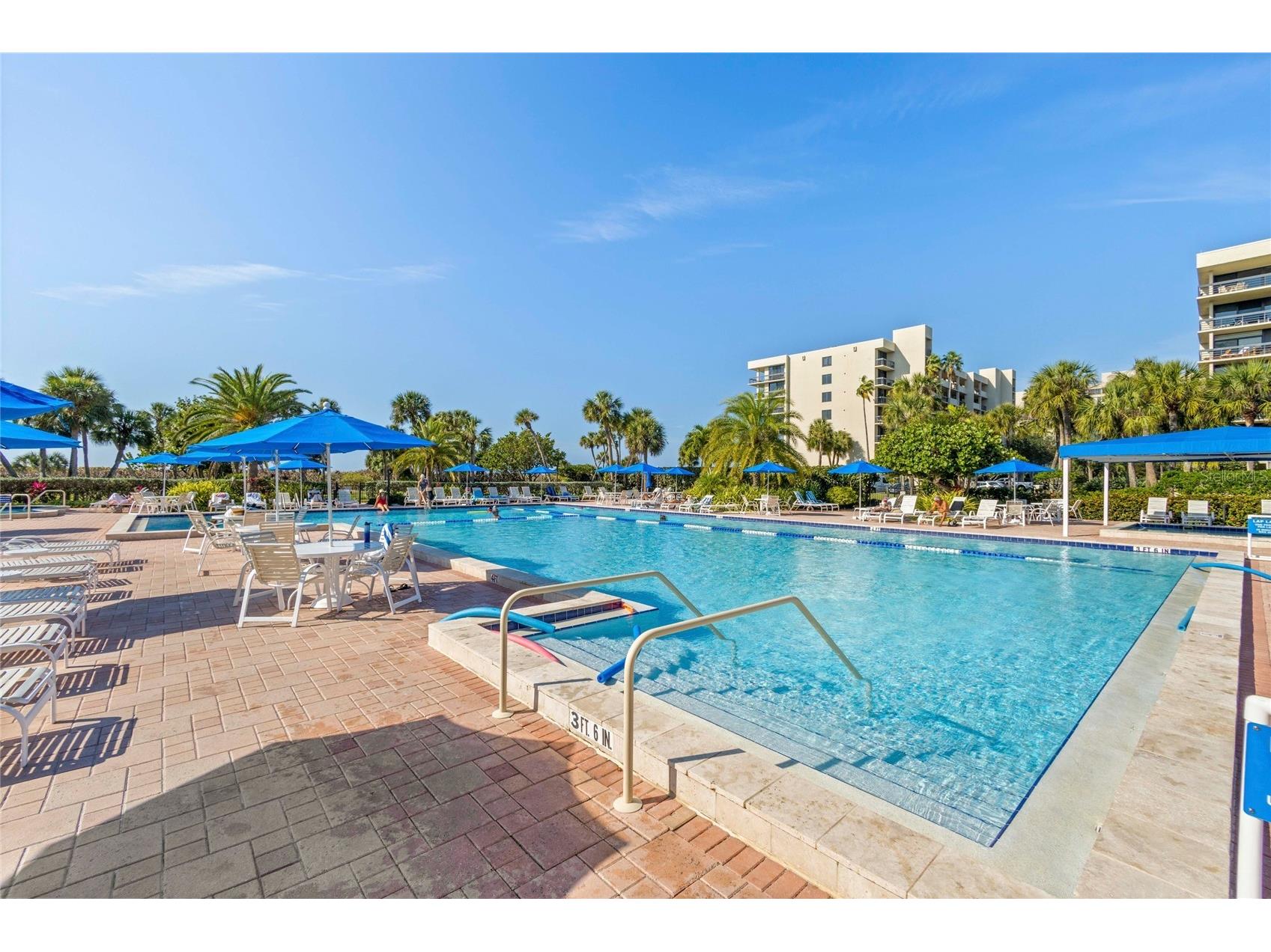 1065 Gulf Of Mexico Drive #402 Longboat Key FL 34228 - GULF AND SARASOTA BAY A4666641 image32