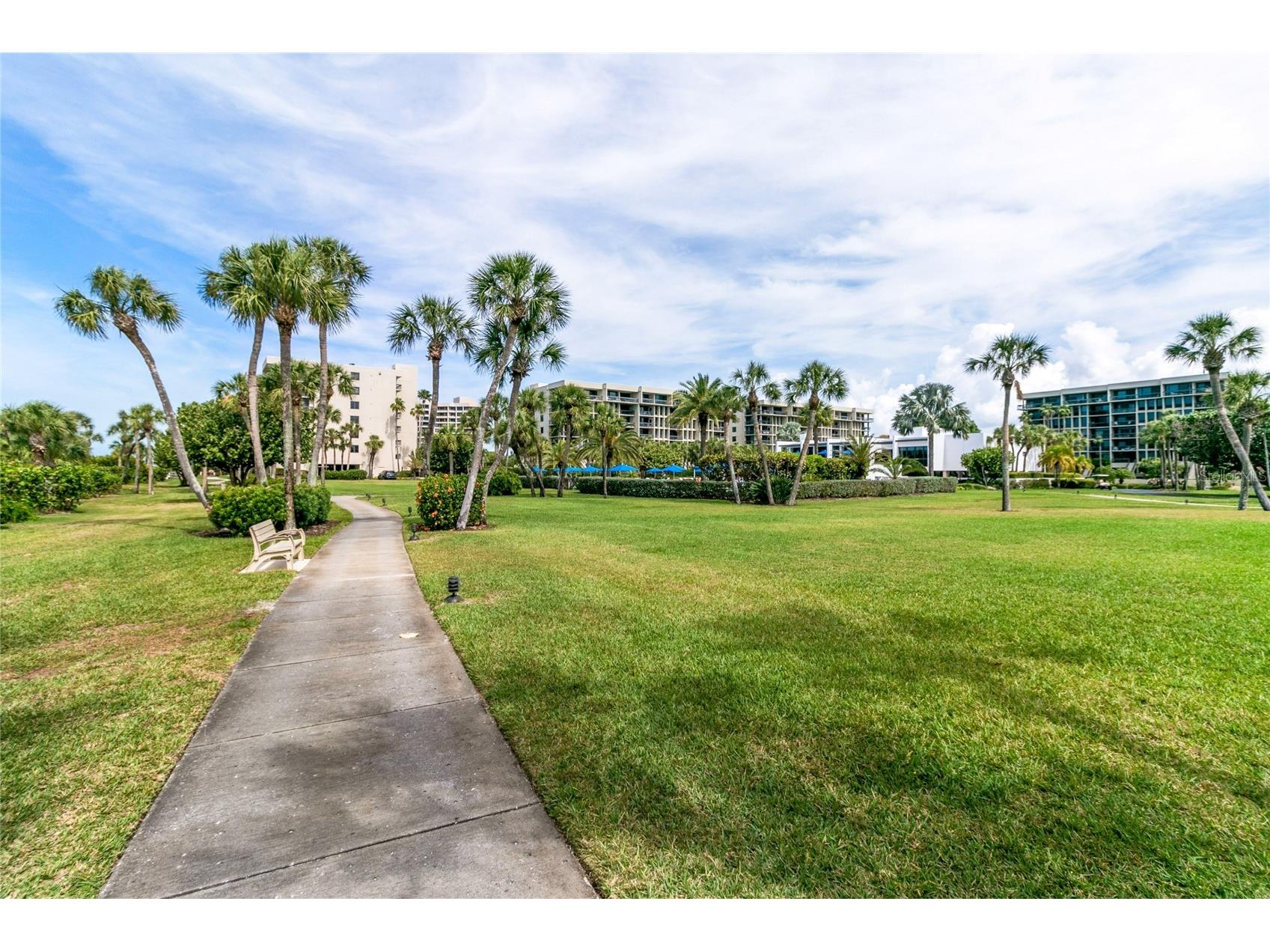 1065 Gulf Of Mexico Drive #402 Longboat Key FL 34228 - GULF AND SARASOTA BAY A4666641 image40