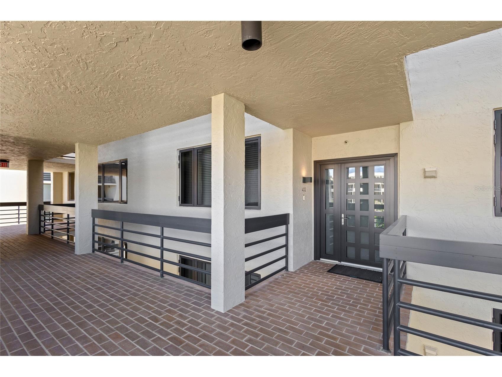 1065 Gulf Of Mexico Drive #402 Longboat Key FL 34228 - GULF AND SARASOTA BAY A4666641 image43
