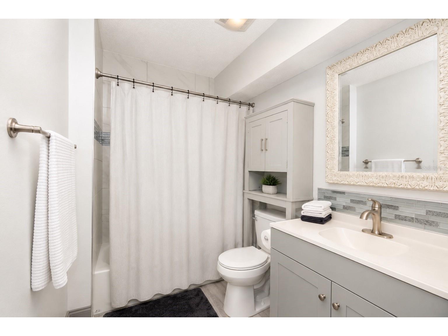 1065 Lewis Avenue Sarasota FL 34237 A4695338 image19