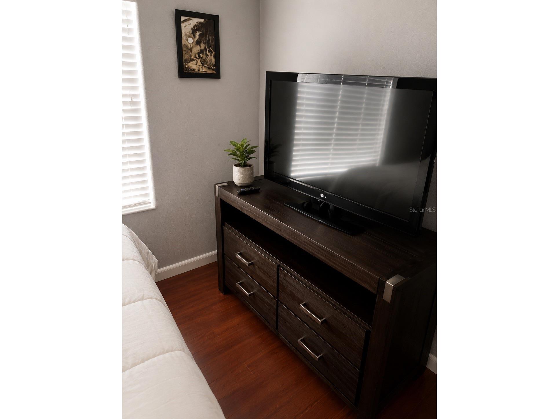 1065 Lewis Avenue Sarasota FL 34237 A4695338 image22