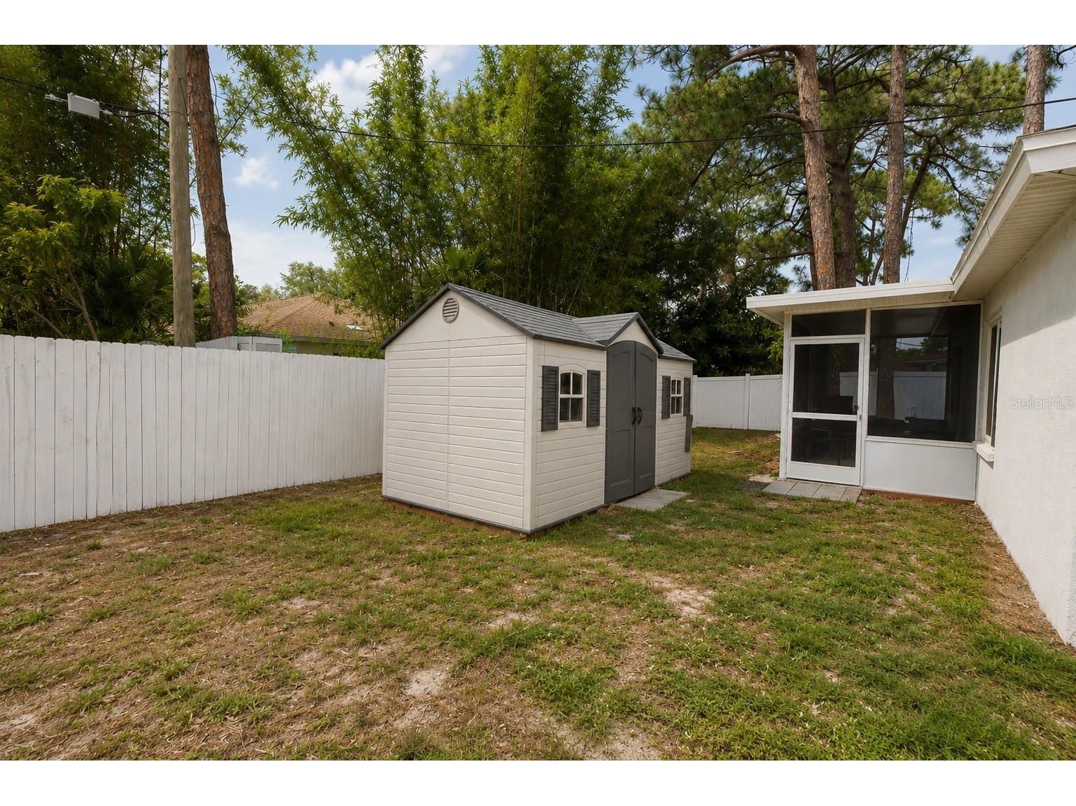 1065 Lewis Avenue Sarasota FL 34237 A4695338 image26