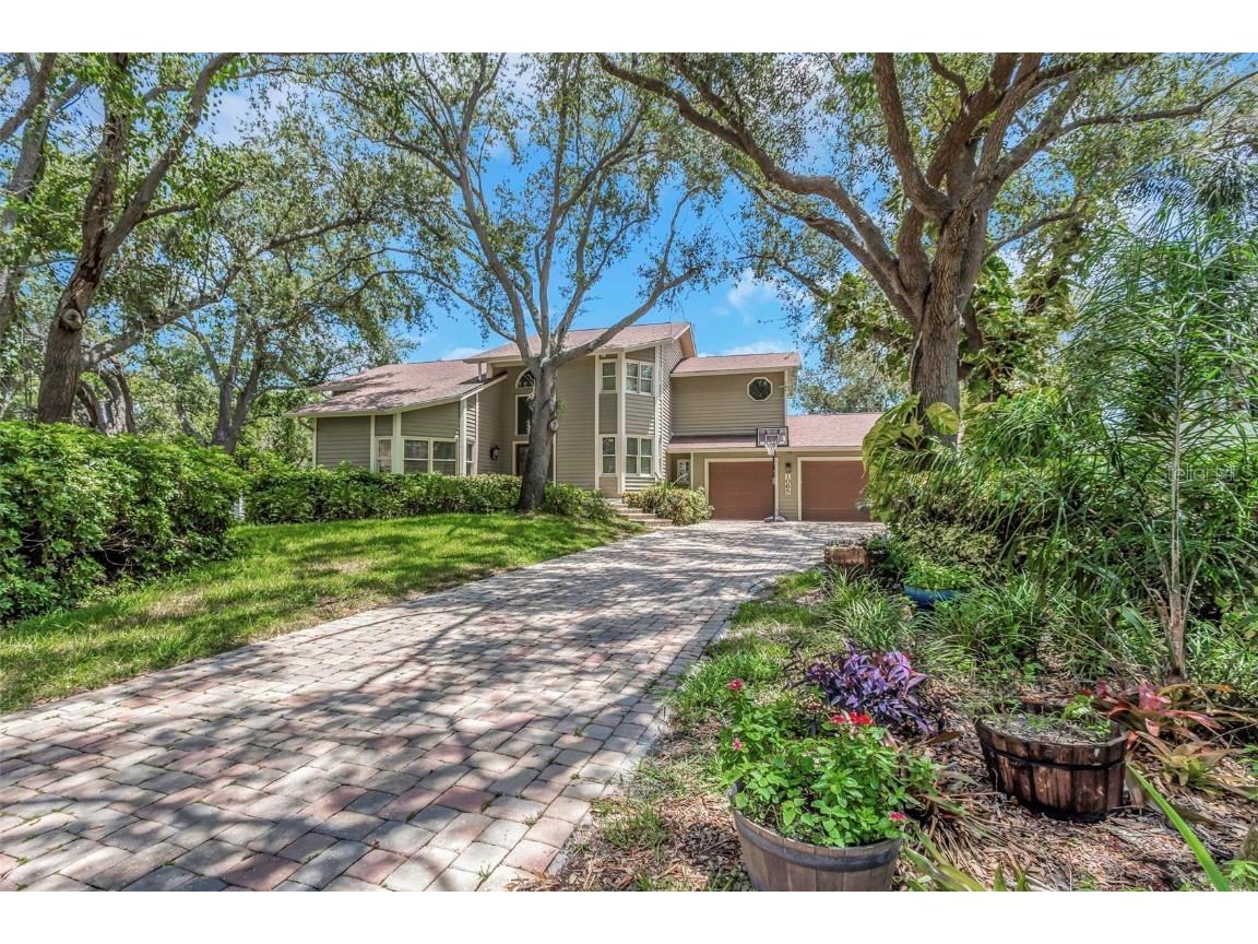1065 Sable Court NE Saint Petersburg FL 33702 W7878146 image1
