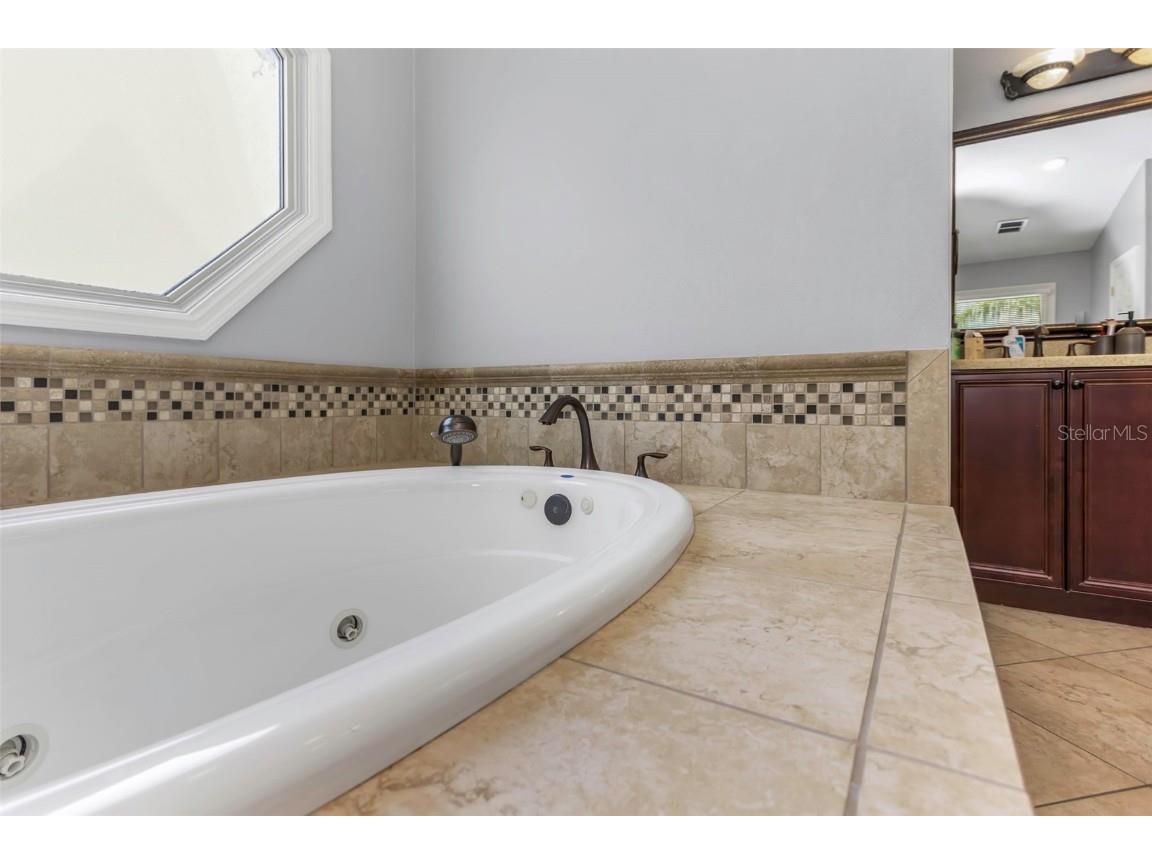 1065 Sable Court NE Saint Petersburg FL 33702 W7878146 image29