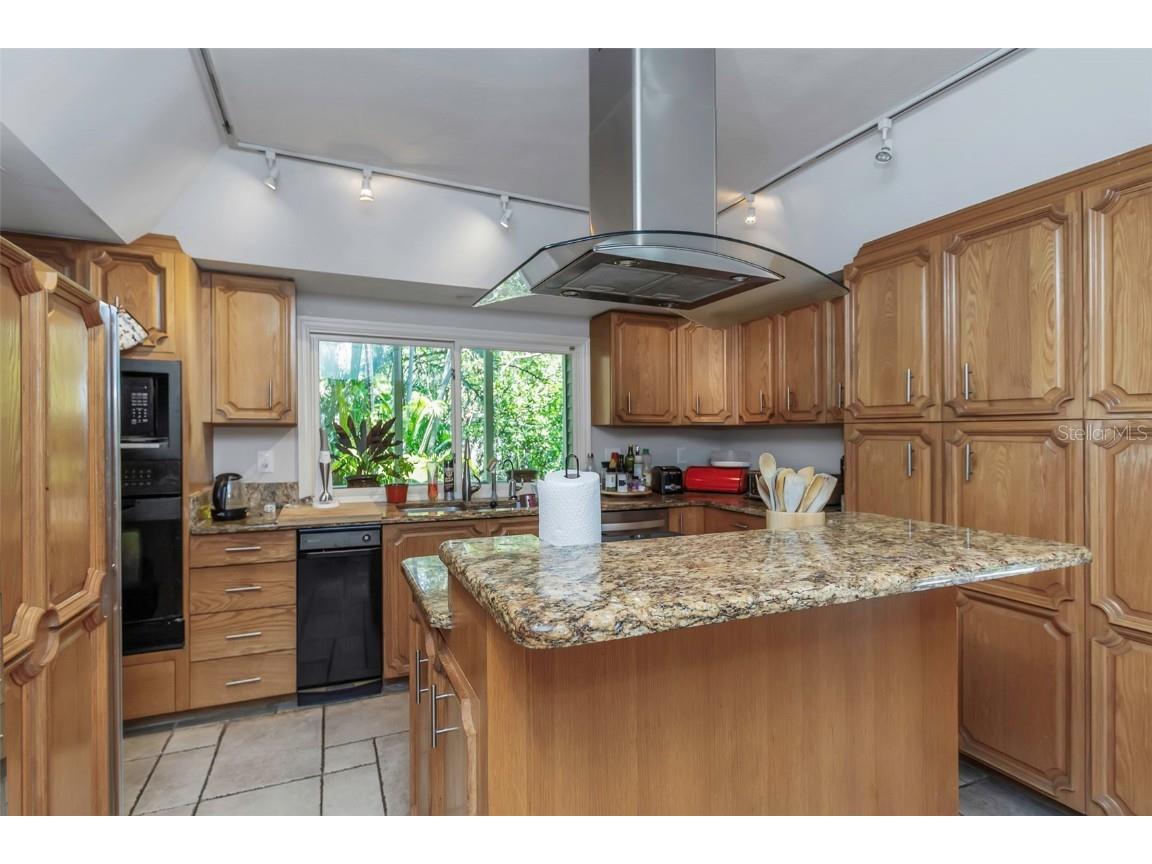 1065 Sable Court NE Saint Petersburg FL 33702 W7878146 image4