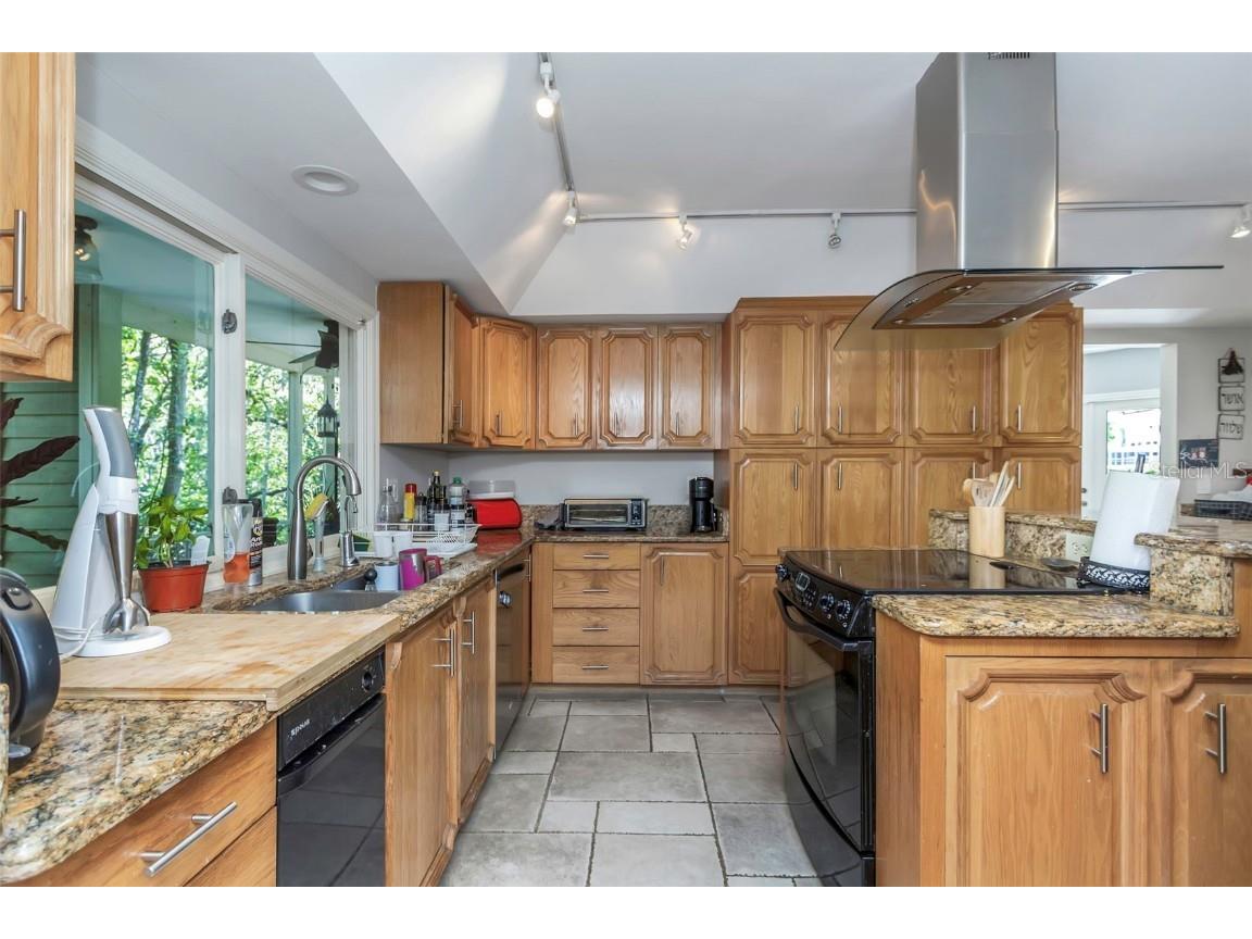 1065 Sable Court NE Saint Petersburg FL 33702 W7878146 image42