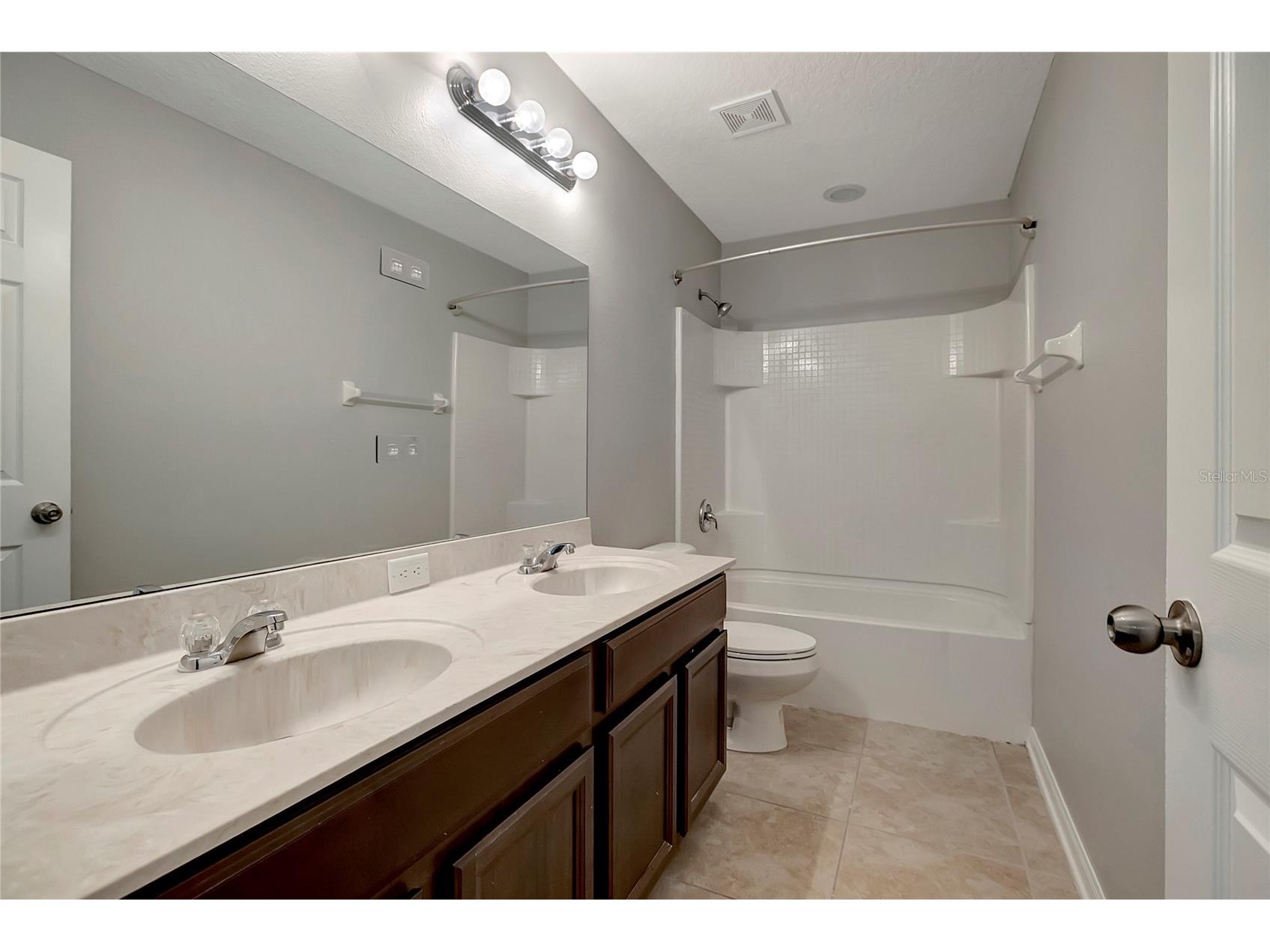 10653 Pictorial Park Drive Tampa FL 33647 TB8488323 image39