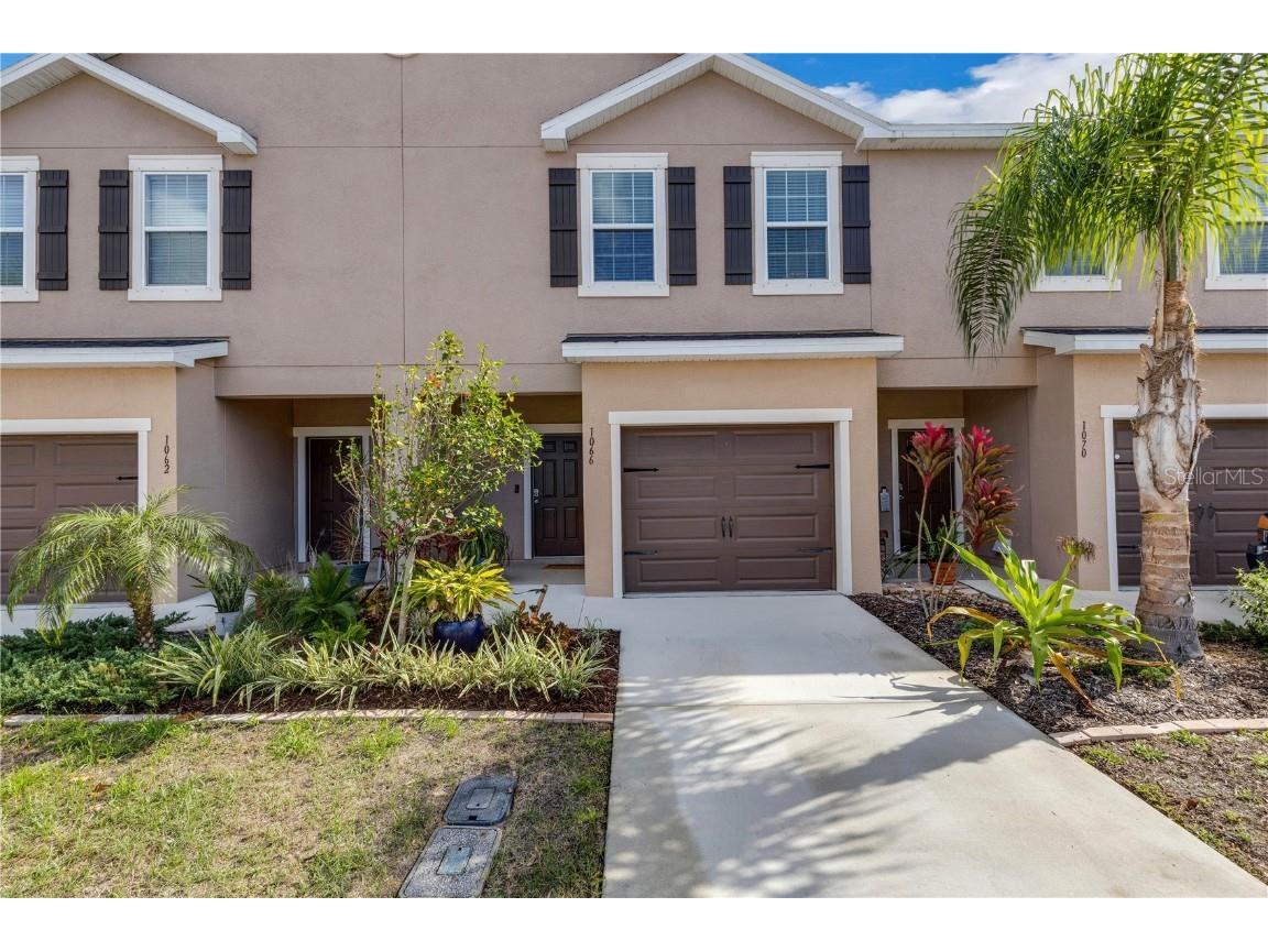 1066 Grantham Drive Sarasota FL 34234 A4558765 image1