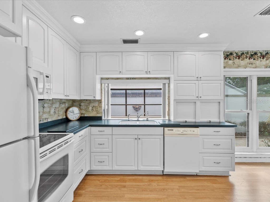 10671 Andrew Lane Seminole FL 33777 TB8454802 image10