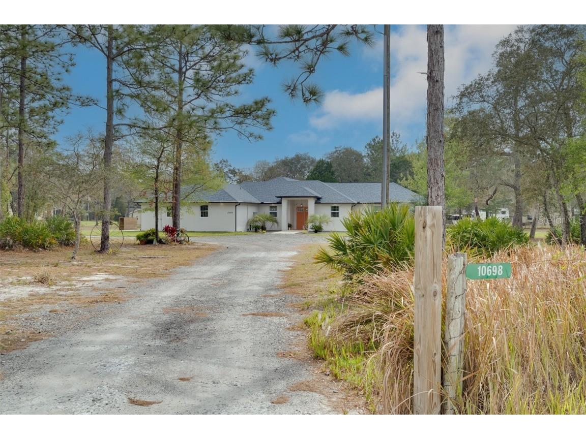 10698 Blanks Street Weeki Wachee FL 34613 A4602550 image1