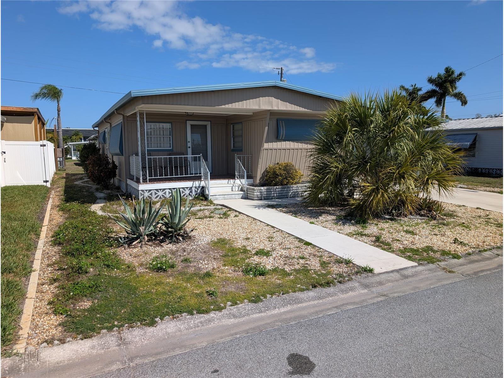 107 48th Avenue Drive W Bradenton FL 34207 A4684544 image2