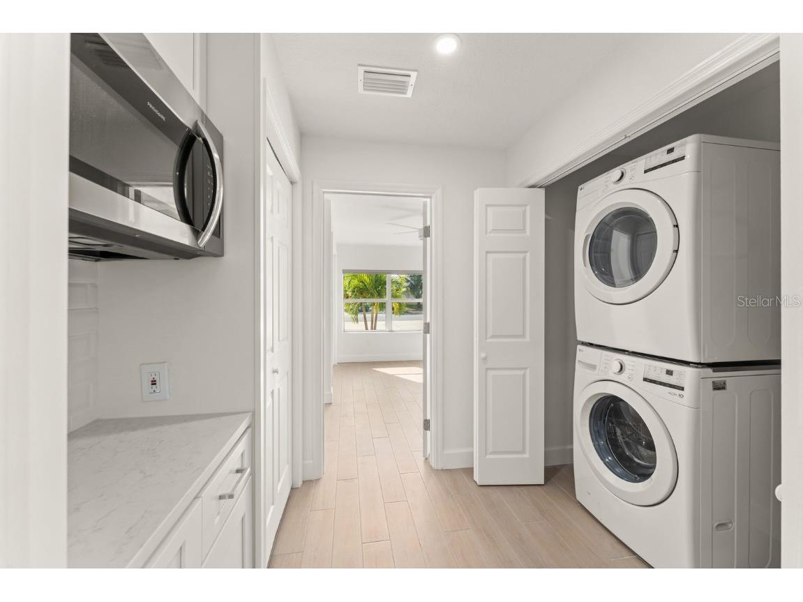 107 4th Street Belleair Beach FL 33786 O6363185 image27