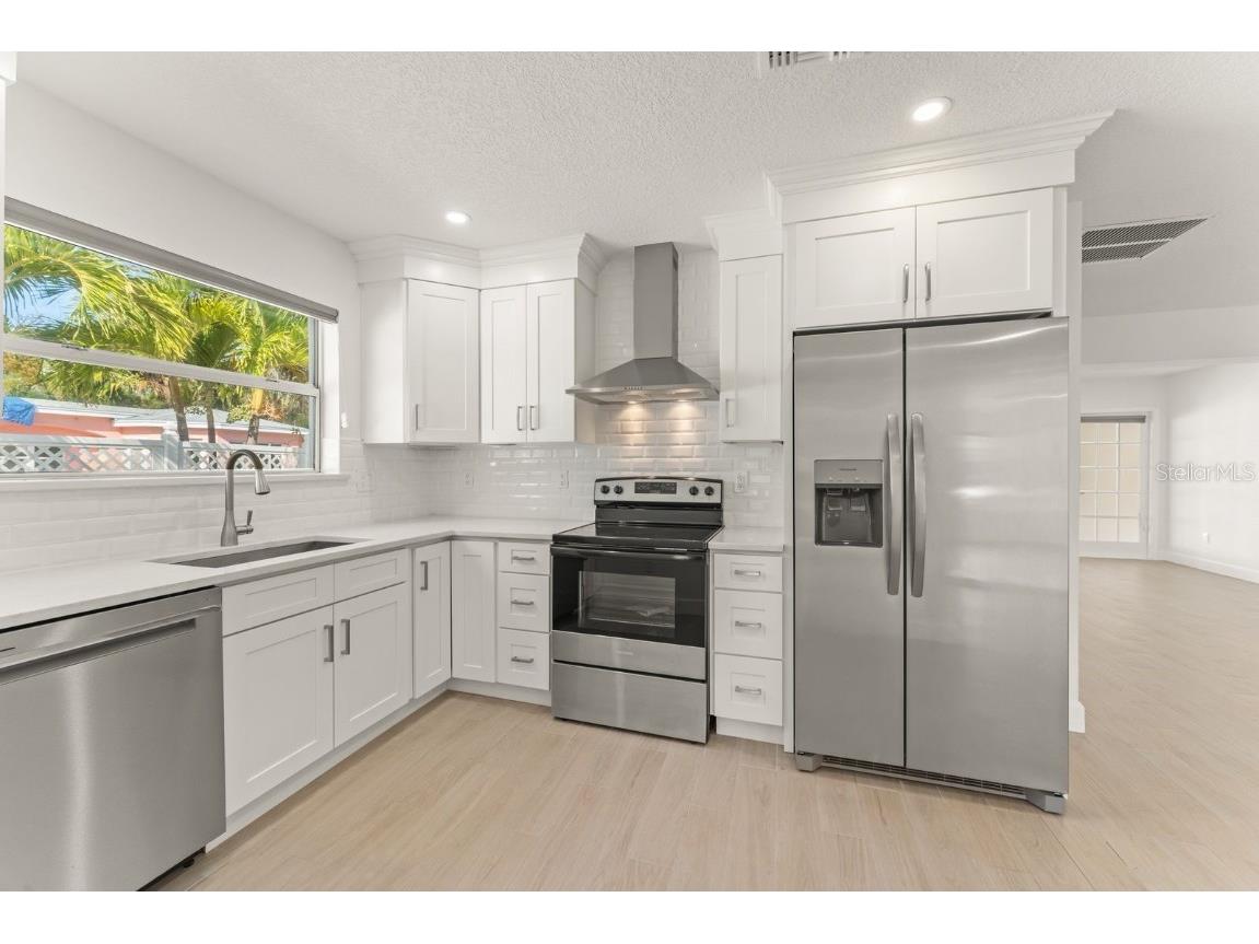 107 4th Street Belleair Beach FL 33786 O6363185 image7