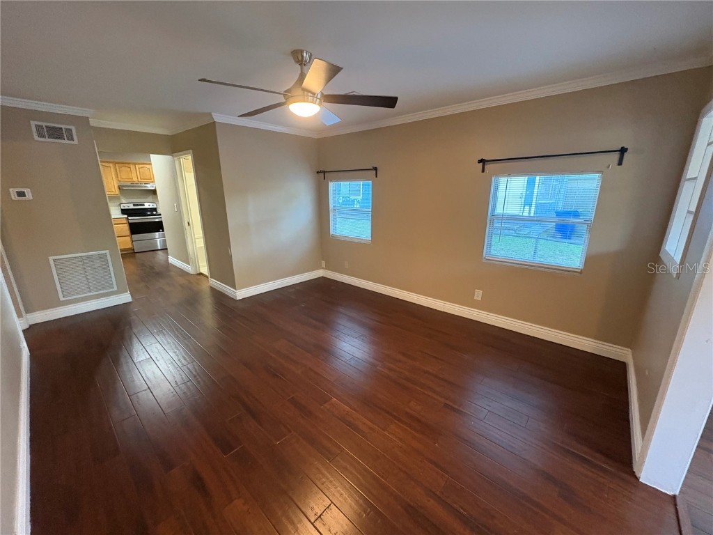 107 6th Street NE Largo FL 33770 OM708077 image20