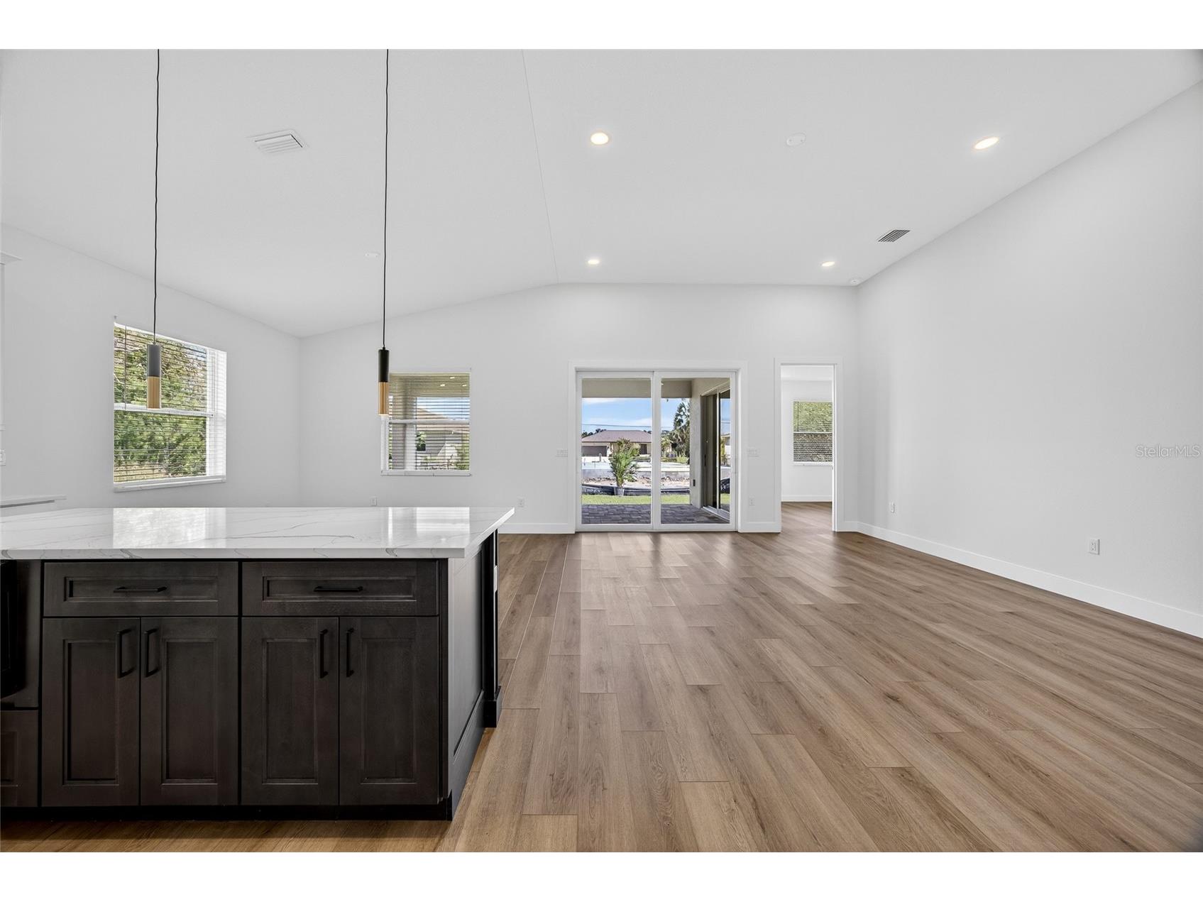 107 Bebb Court Rotonda West FL 33947 C7522743 image4