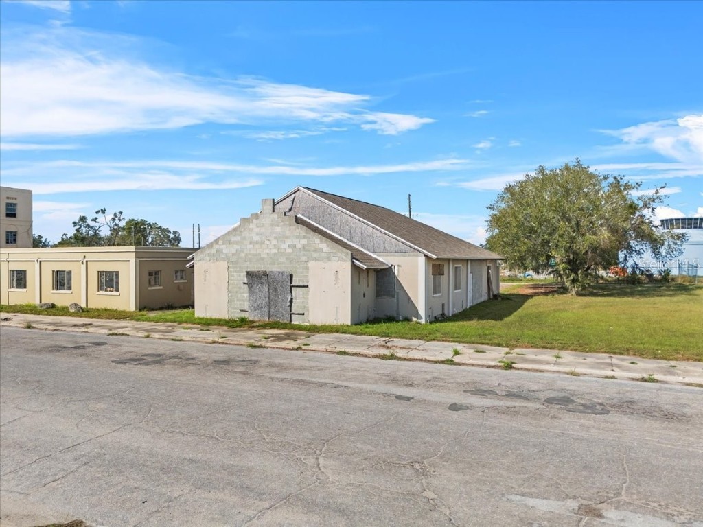 107 E Crystal Avenue Lake Wales FL 33853 L4948800 image1