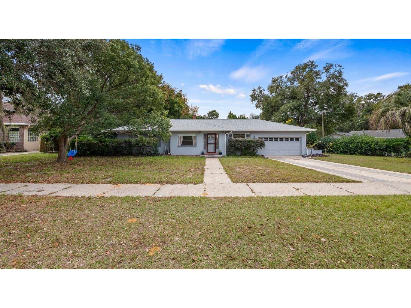 107 E Magnolia Avenue Howey In The Hills FL 34737 - LITTLE LAKE HARRIS G5076509 image1