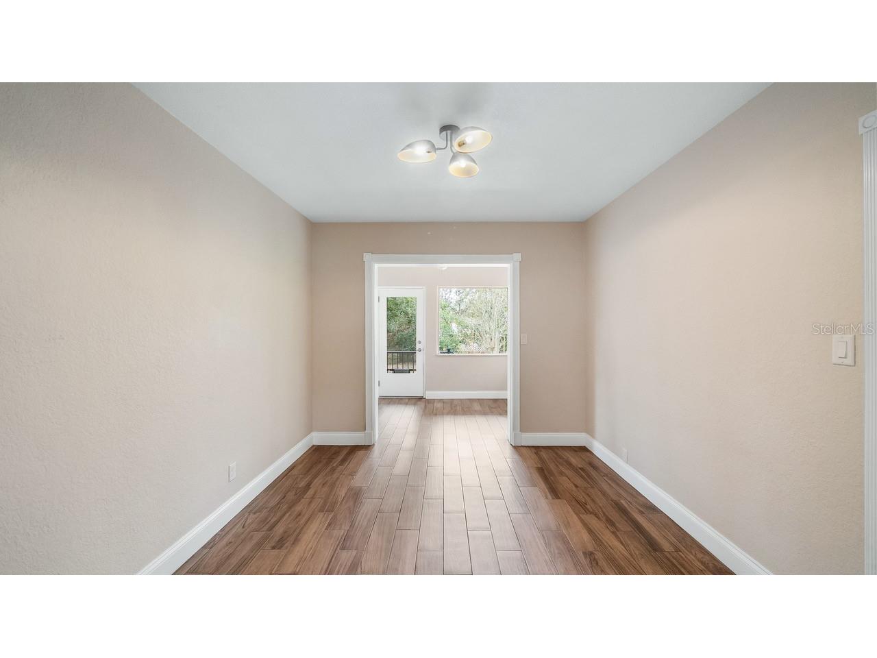 107 E Magnolia Avenue Howey In The Hills FL 34737 - LITTLE LAKE HARRIS G5108555 image12