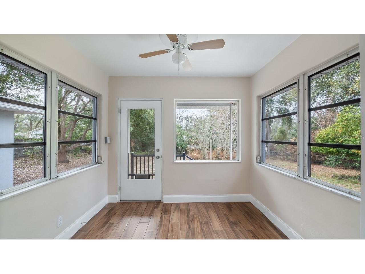 107 E Magnolia Avenue Howey In The Hills FL 34737 - LITTLE LAKE HARRIS G5108555 image14