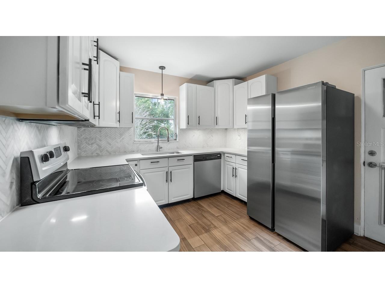 107 E Magnolia Avenue Howey In The Hills FL 34737 - LITTLE LAKE HARRIS G5108555 image16