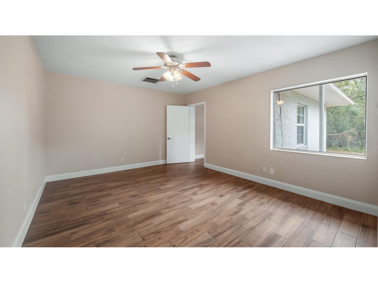 107 E Magnolia Avenue Howey In The Hills FL 34737 - LITTLE LAKE HARRIS G5108555 image23