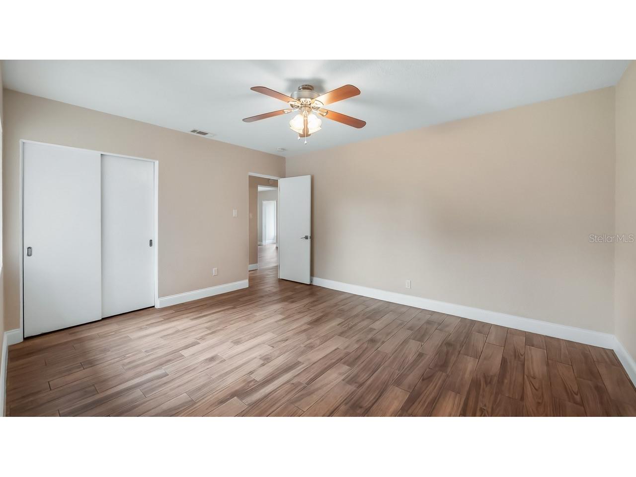 107 E Magnolia Avenue Howey In The Hills FL 34737 - LITTLE LAKE HARRIS G5108555 image25