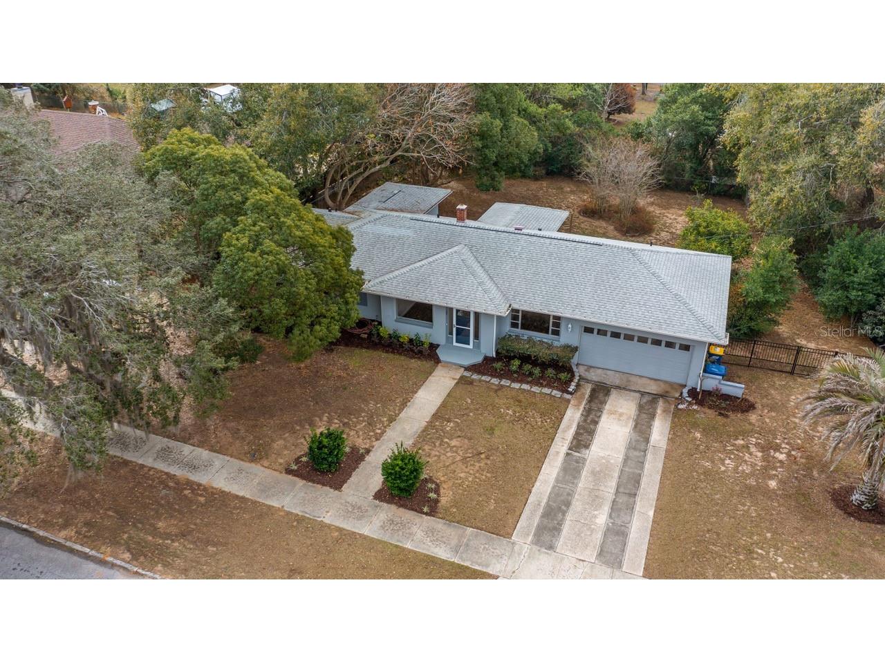 107 E Magnolia Avenue Howey In The Hills FL 34737 - LITTLE LAKE HARRIS G5108555 image33