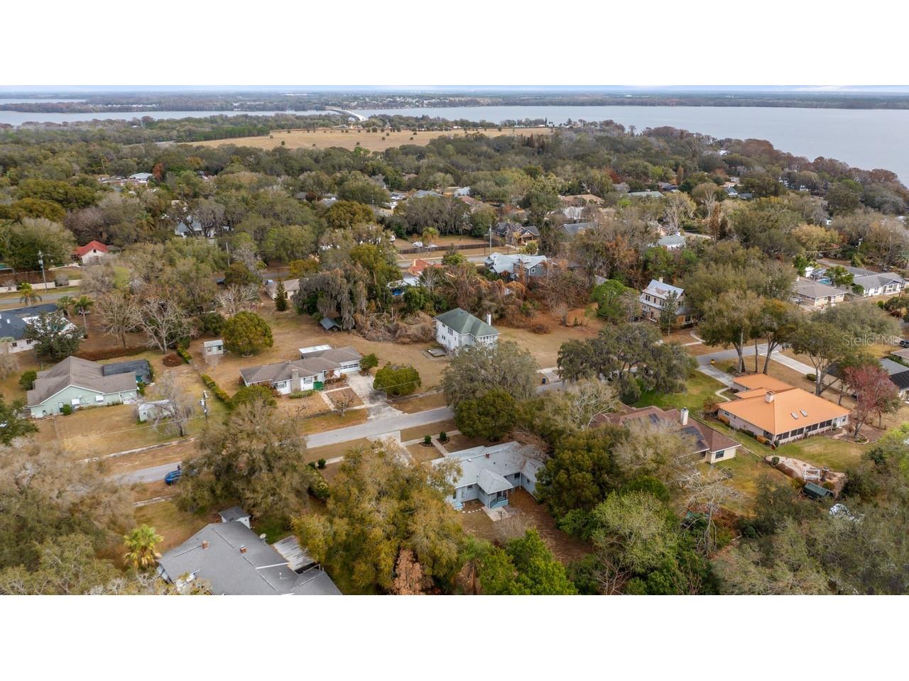 107 E Magnolia Avenue Howey In The Hills FL 34737 - LITTLE LAKE HARRIS G5108555 image35