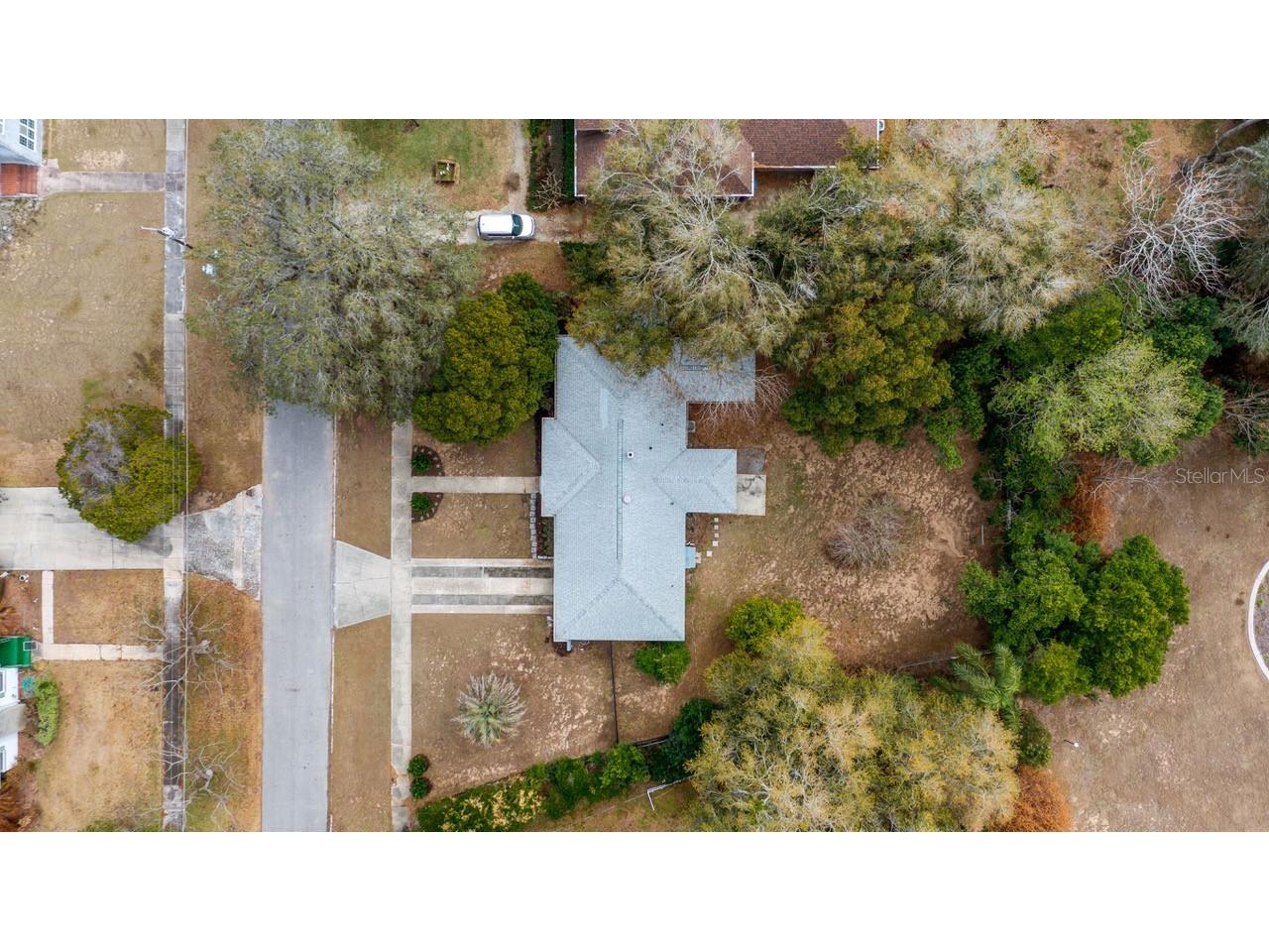 107 E Magnolia Avenue Howey In The Hills FL 34737 - LITTLE LAKE HARRIS G5108555 image4