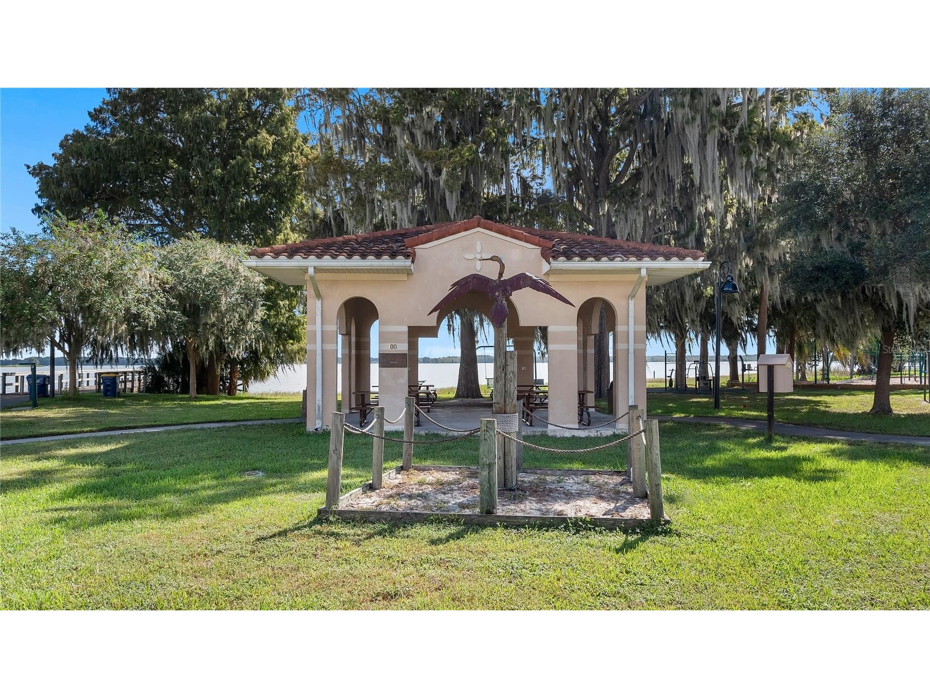 107 E Magnolia Avenue Howey In The Hills FL 34737 - LITTLE LAKE HARRIS G5108555 image44