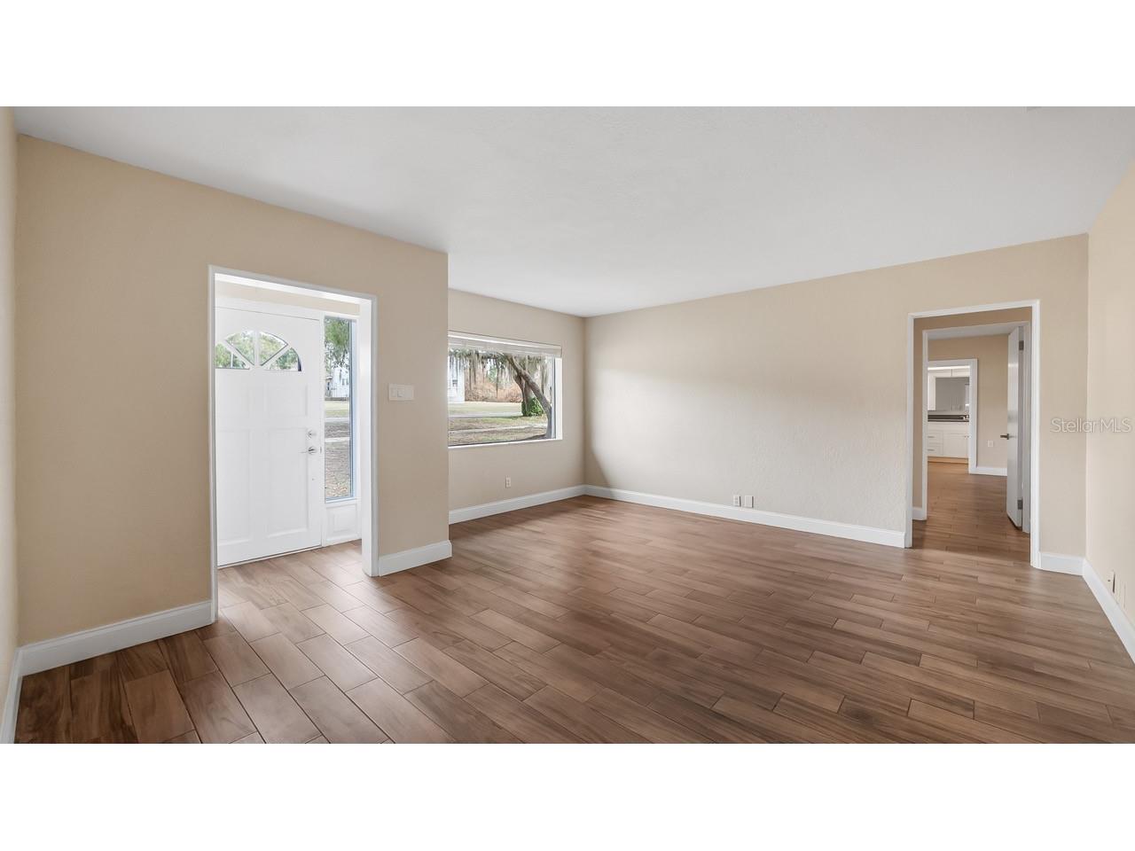 107 E Magnolia Avenue Howey In The Hills FL 34737 - LITTLE LAKE HARRIS G5108555 image9